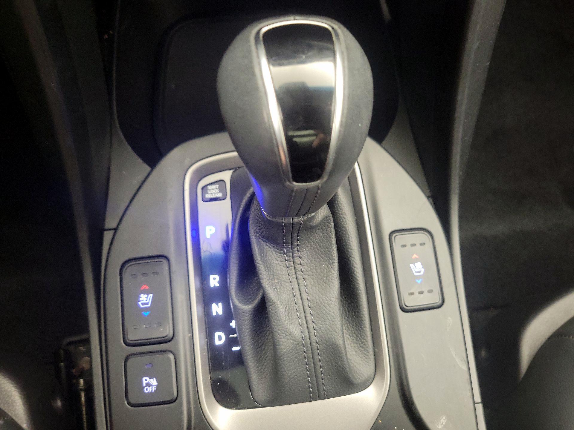 Thumbnail: 2016 Hyundai Santa Fe - 17