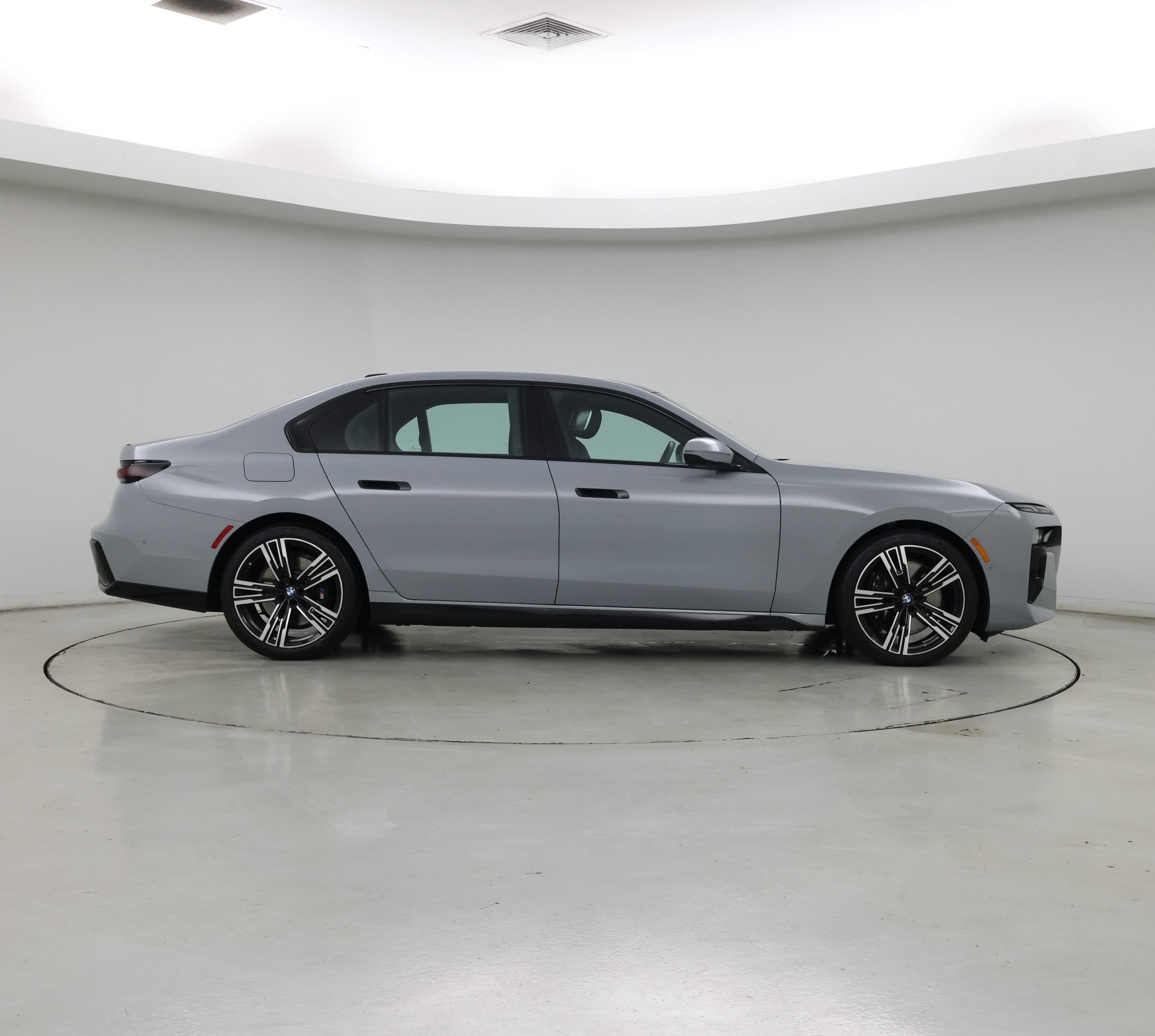 Thumbnail: 2023 BMW 7 Series - 7