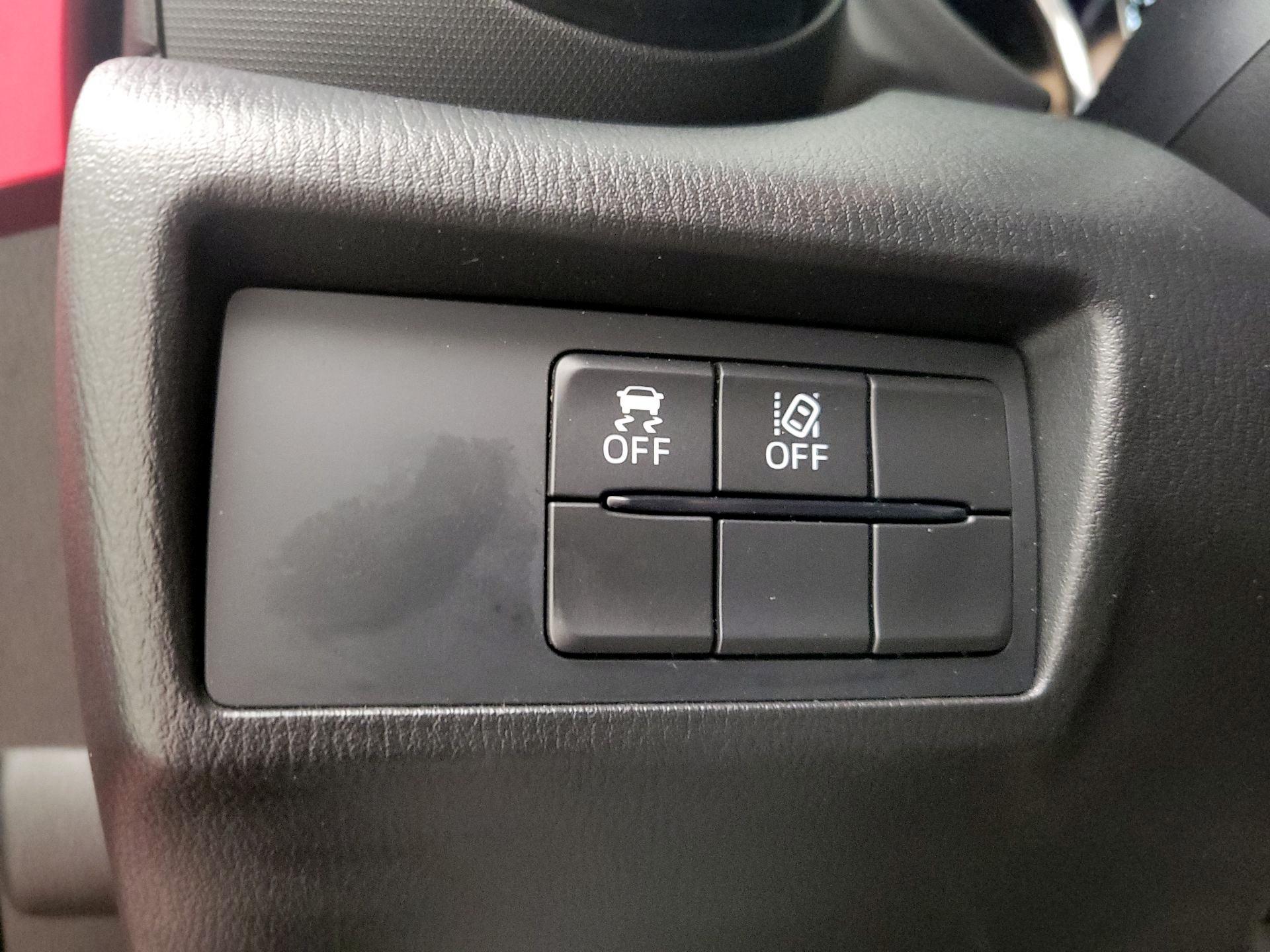 Thumbnail: 2021 Mazda MX-5 Miata - 13