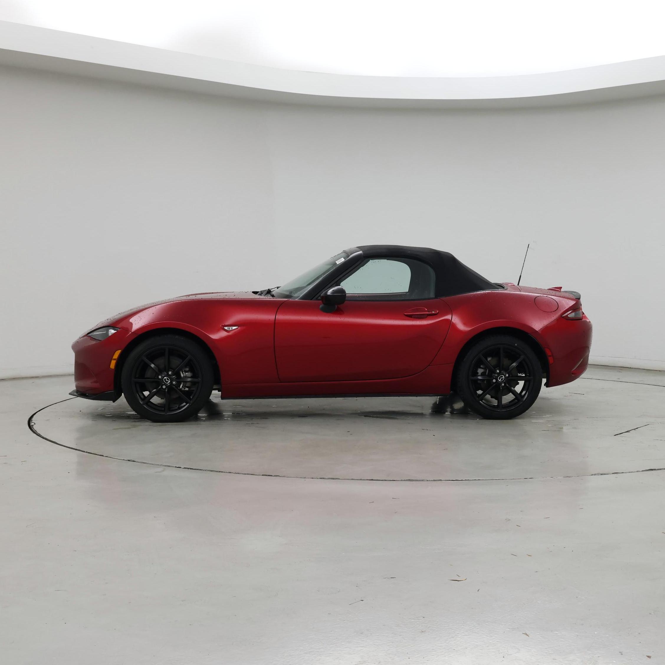 Thumbnail: 2021 Mazda MX-5 Miata - 3