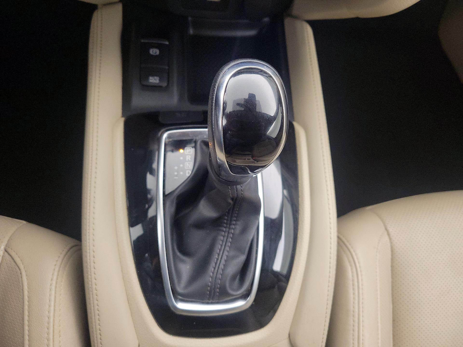 Thumbnail: 2018 Nissan Rogue - 18