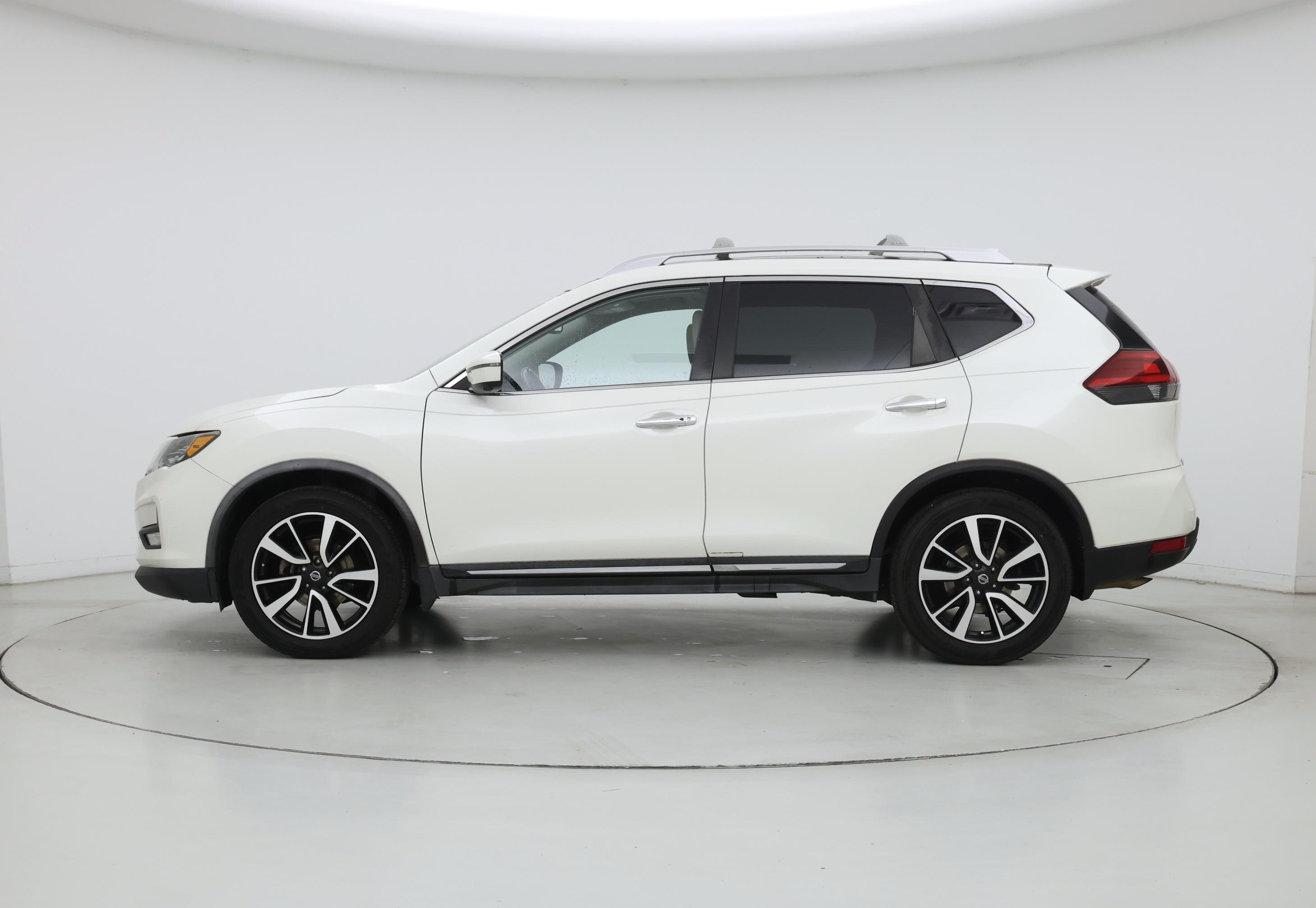 Thumbnail: 2018 Nissan Rogue - 3