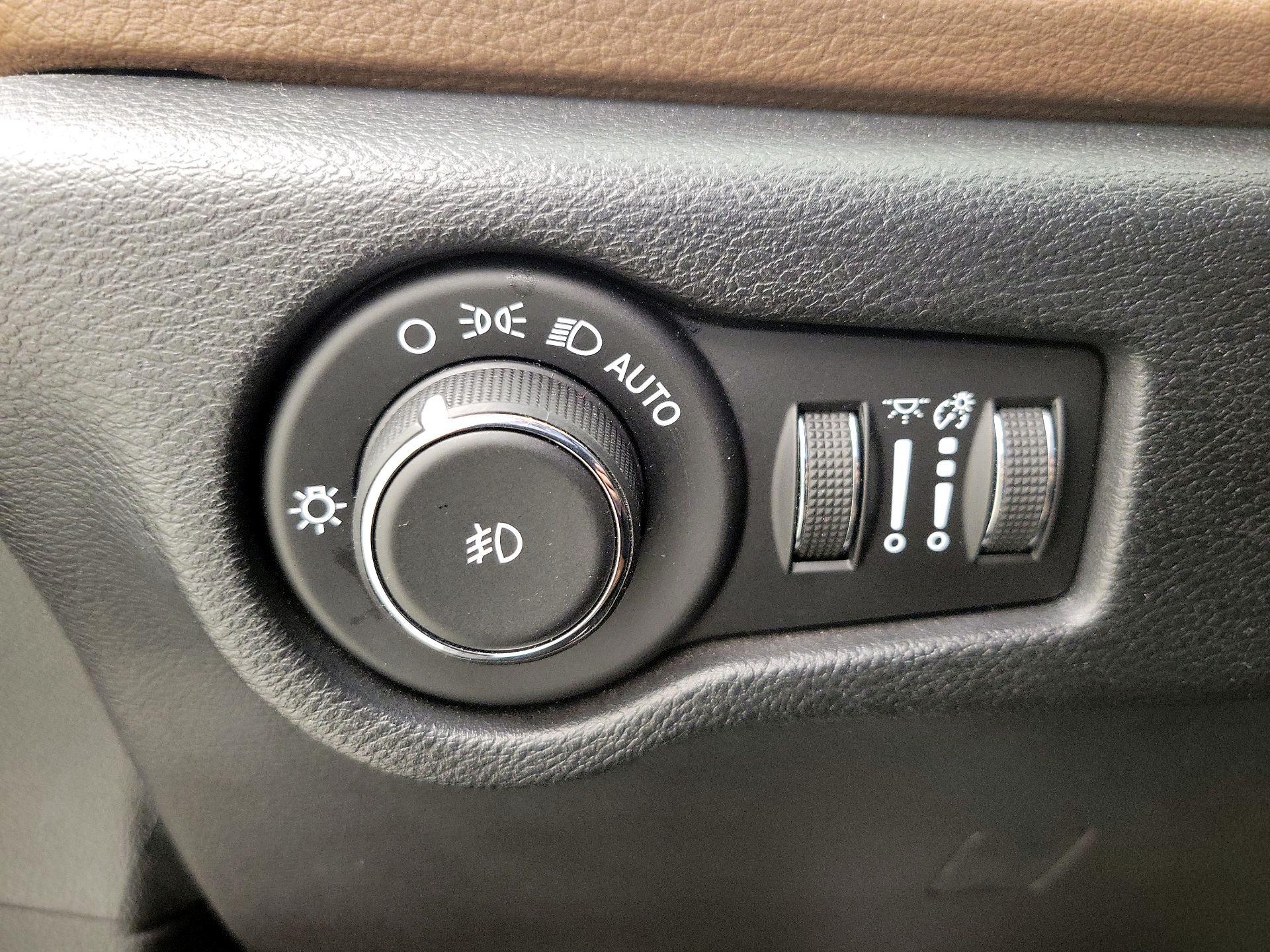 Thumbnail: 2020 Chrysler Pacifica - 13