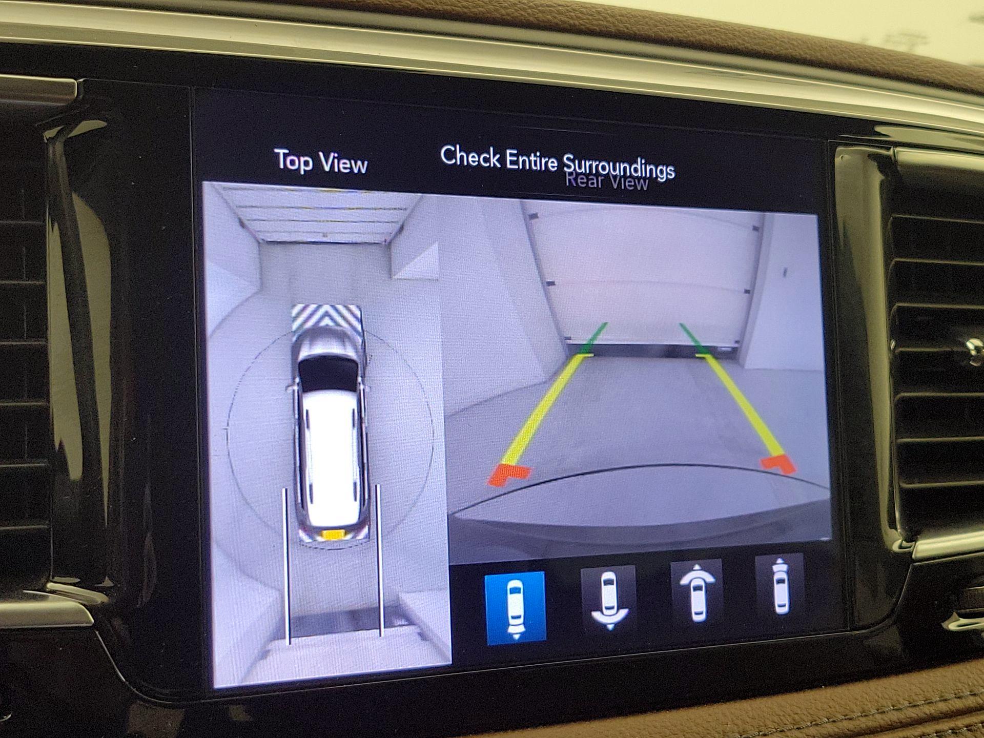 Thumbnail: 2020 Chrysler Pacifica - 15