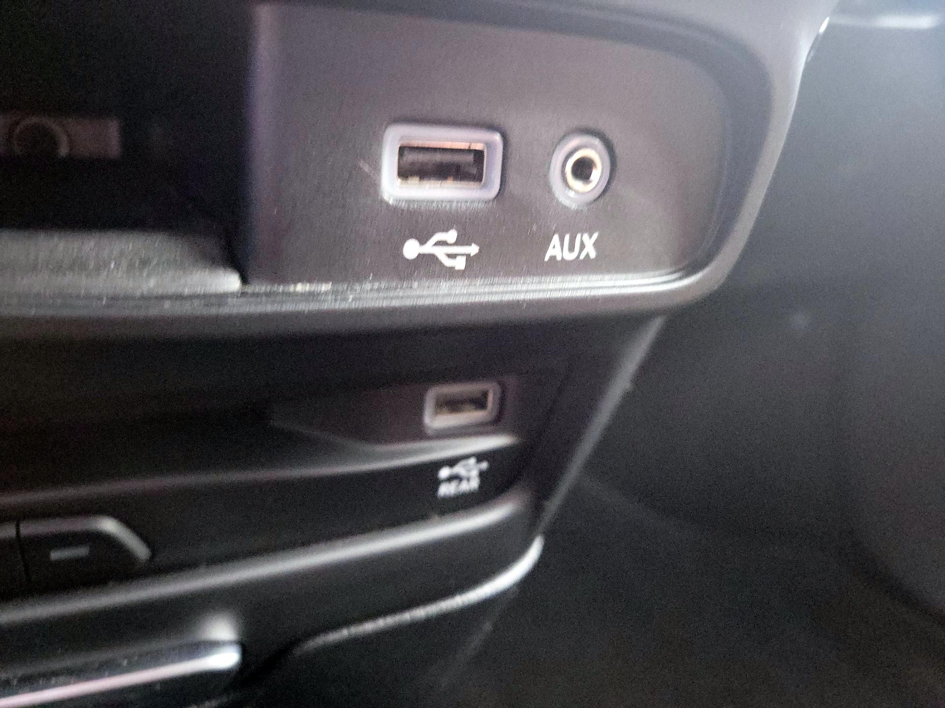 Thumbnail: 2020 Chrysler Pacifica - 19