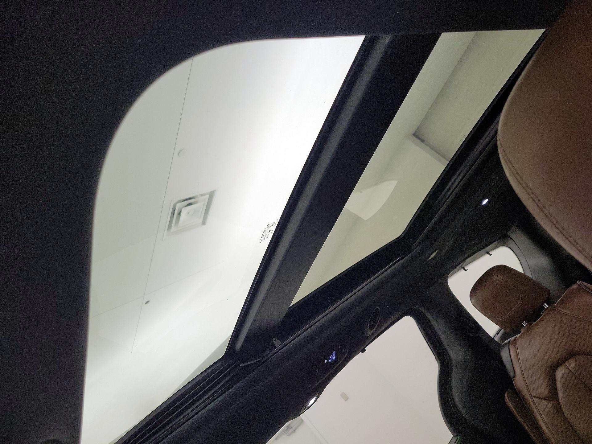 Thumbnail: 2020 Chrysler Pacifica - 20