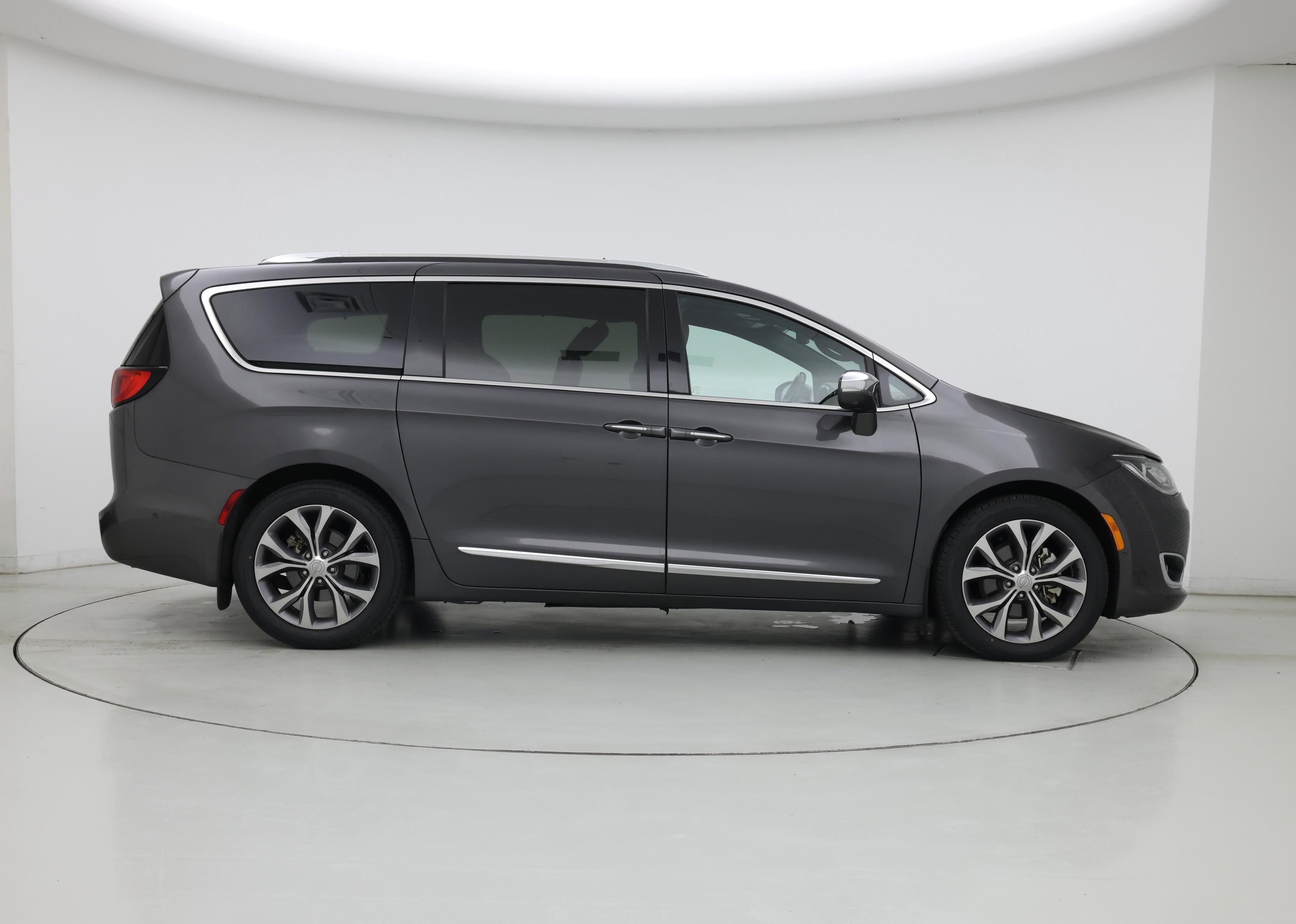 Thumbnail: 2020 Chrysler Pacifica - 7