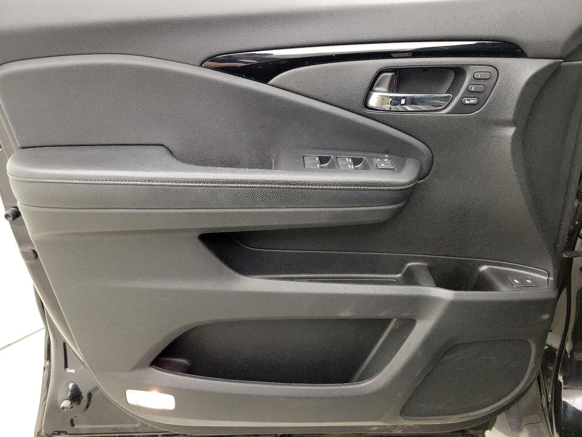 Thumbnail: 2019 Honda Passport - 12