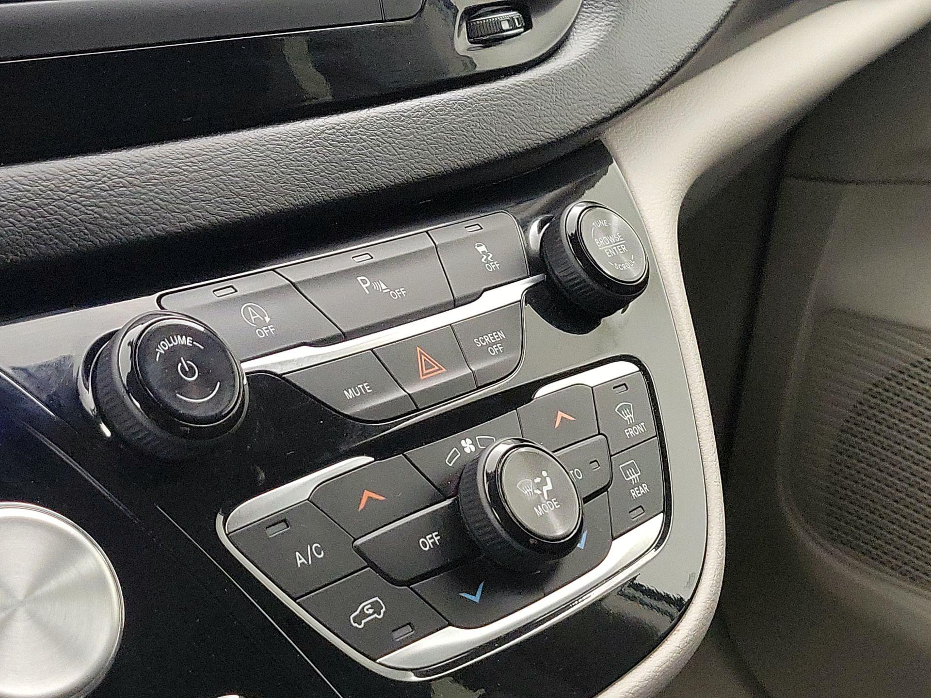 Thumbnail: 2019 Chrysler Pacifica - 16