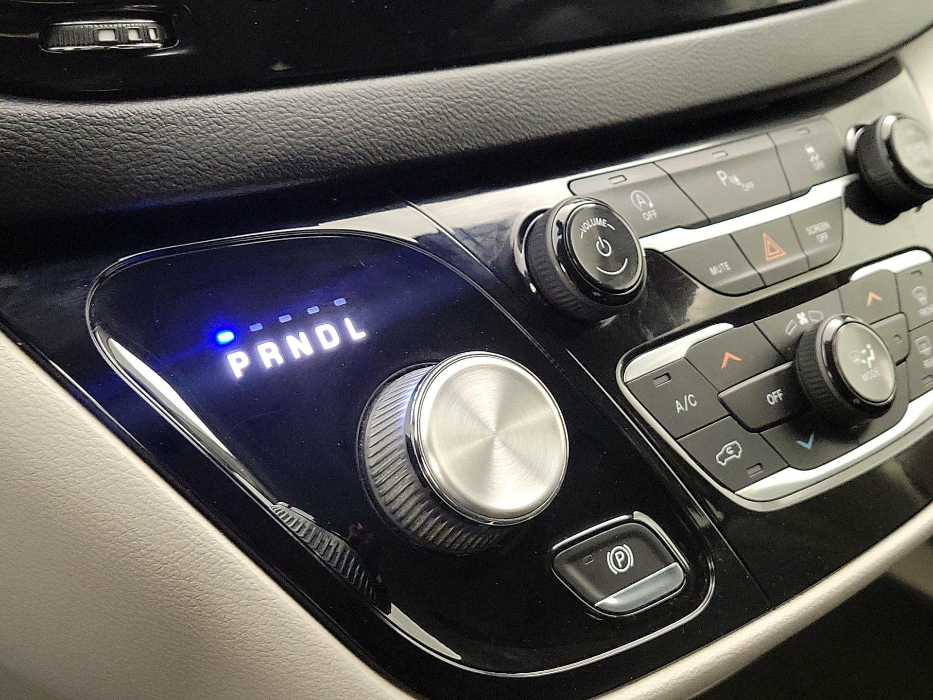 Thumbnail: 2019 Chrysler Pacifica - 17