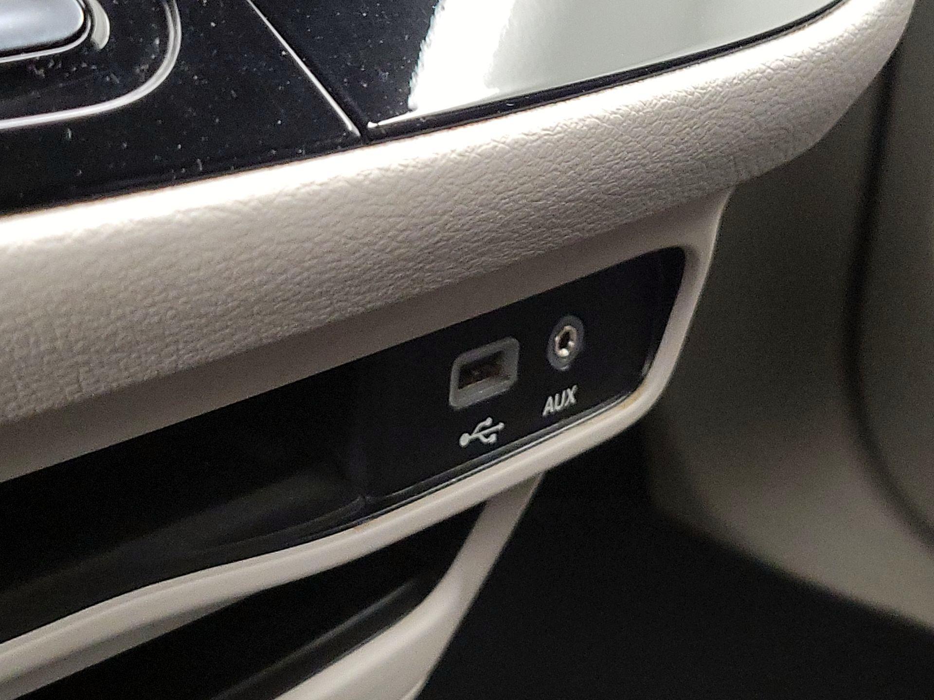 Thumbnail: 2019 Chrysler Pacifica - 18