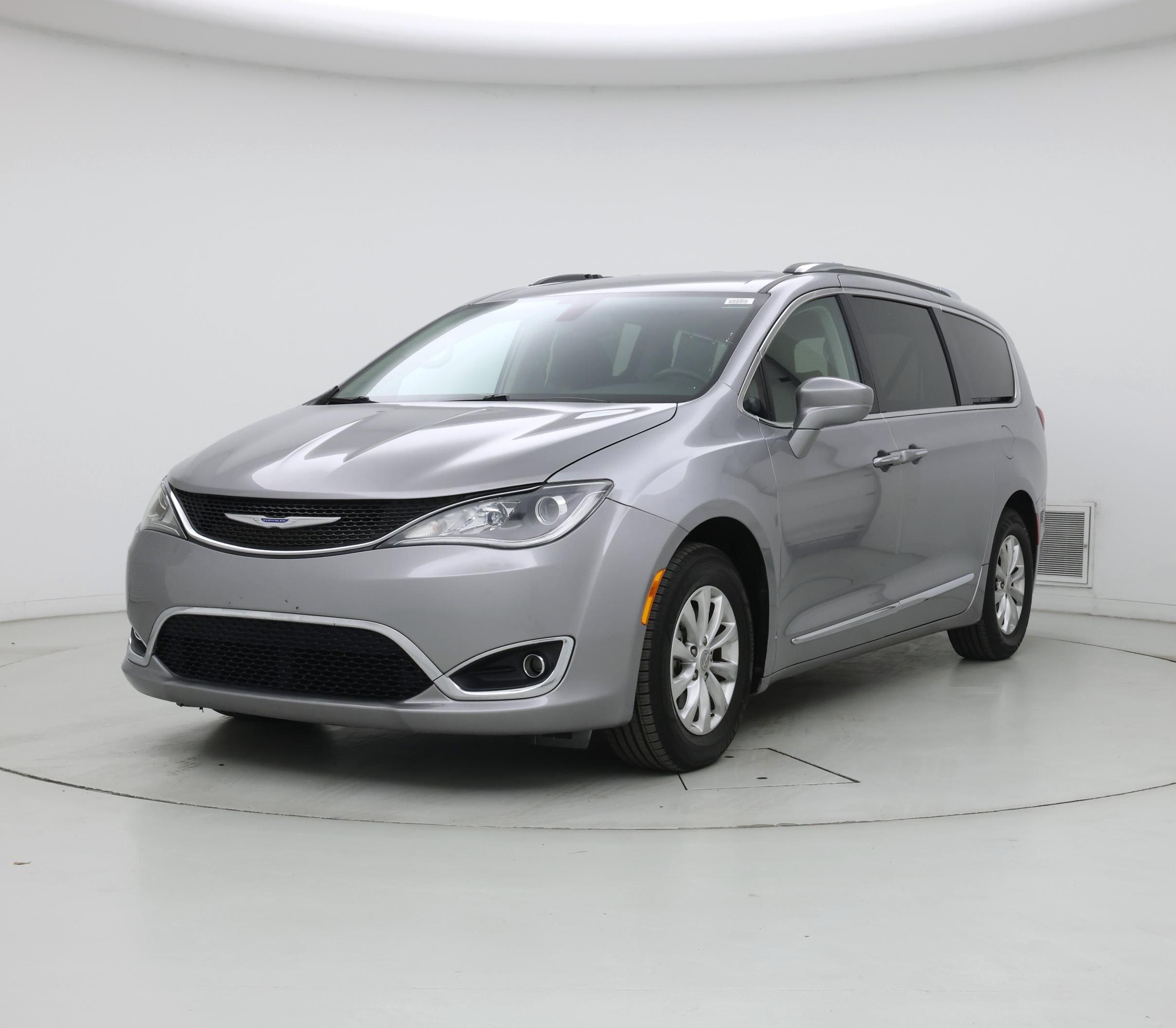 Thumbnail: 2019 Chrysler Pacifica - 4