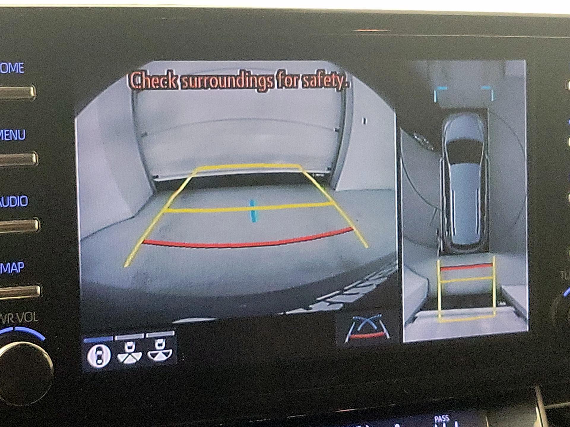 Thumbnail: 2021 Toyota Sienna - 15