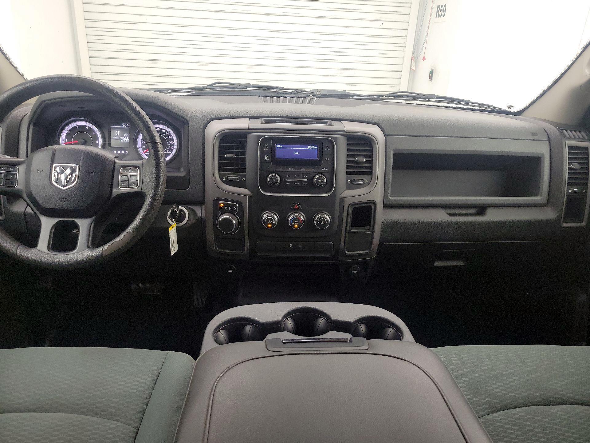 Thumbnail: 2020 RAM 1500 Classic - 9