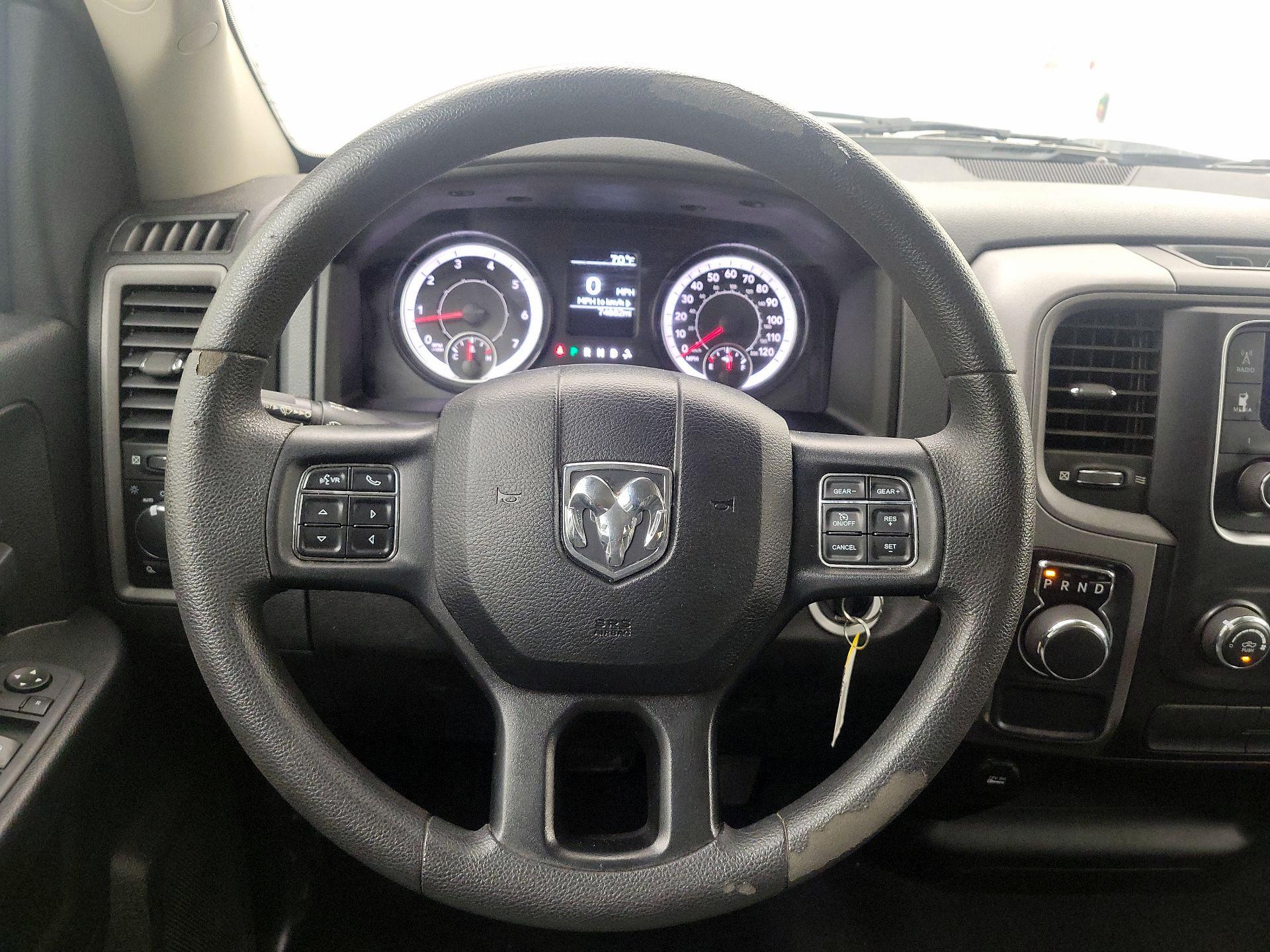 Thumbnail: 2020 RAM 1500 Classic - 10