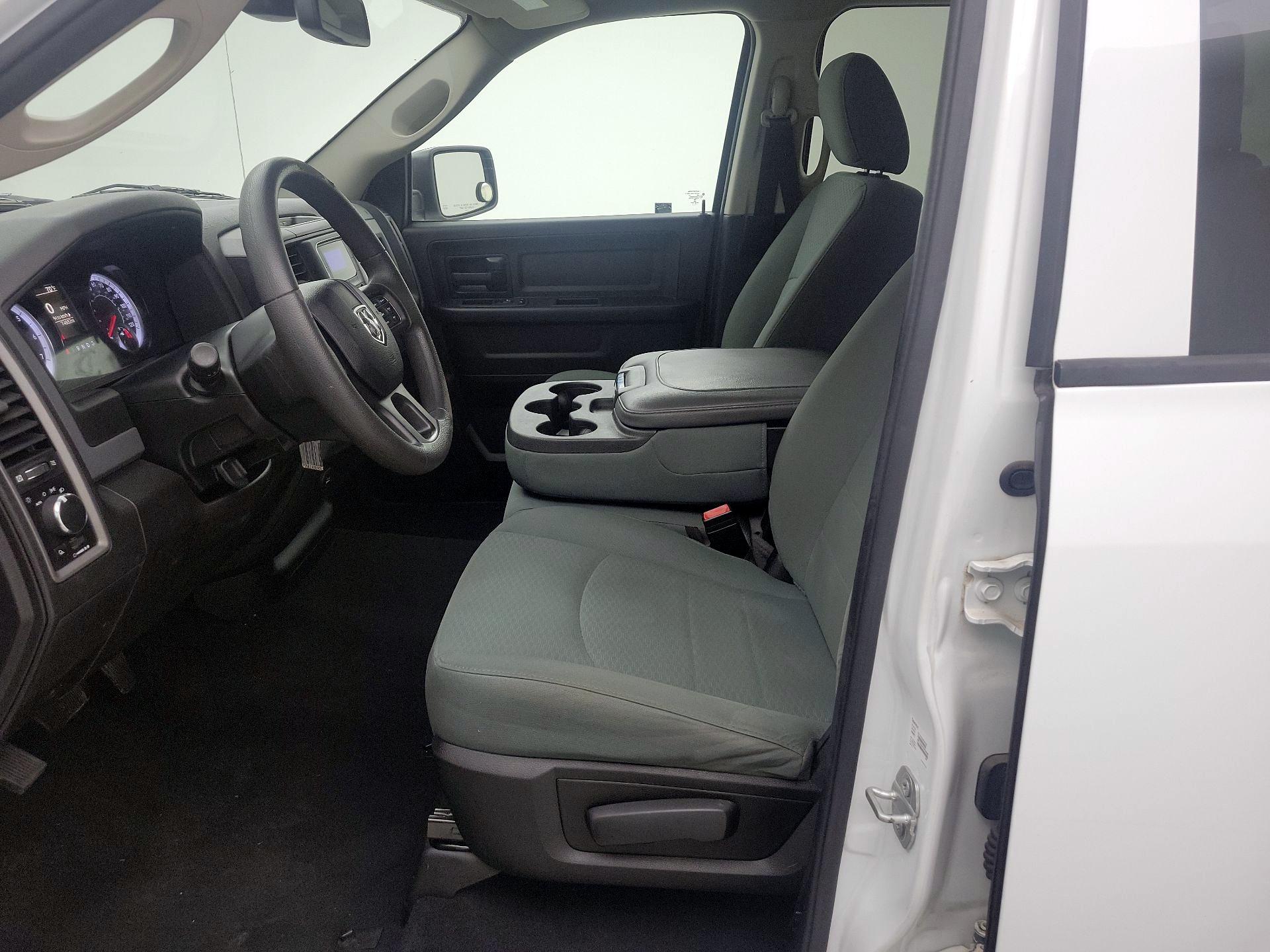 Thumbnail: 2020 RAM 1500 Classic - 11