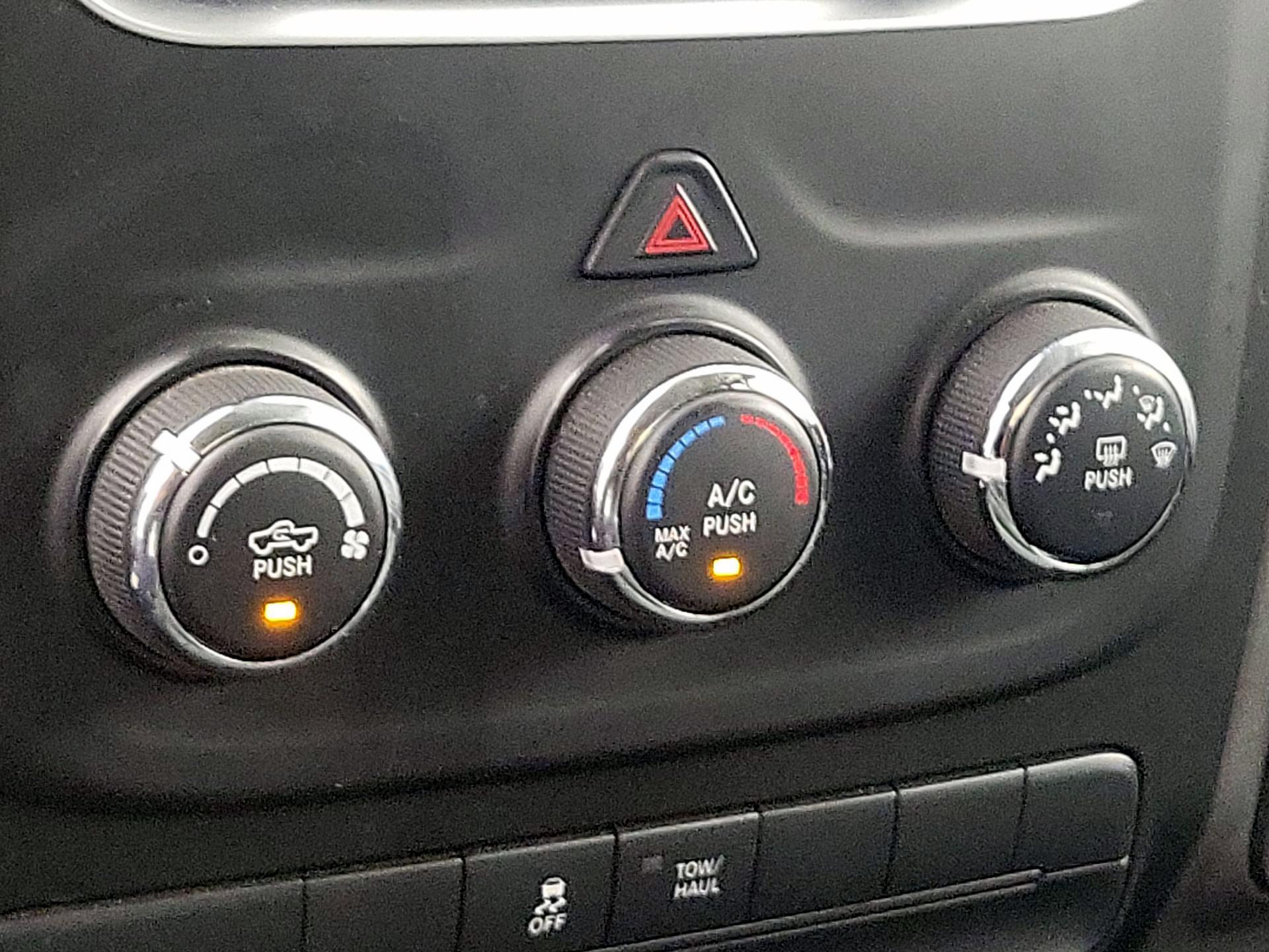 Thumbnail: 2020 RAM 1500 Classic - 16