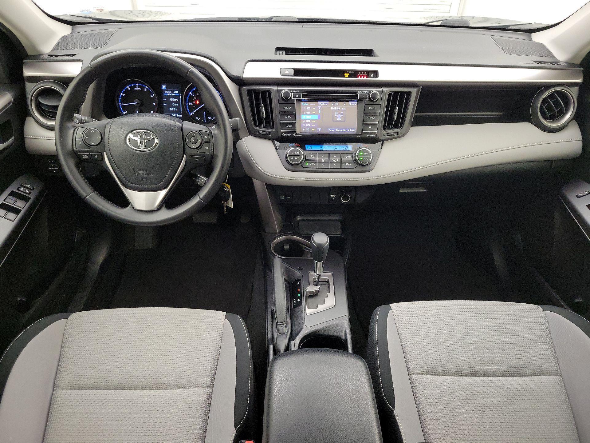 Thumbnail: 2017 Toyota RAV4 - 9