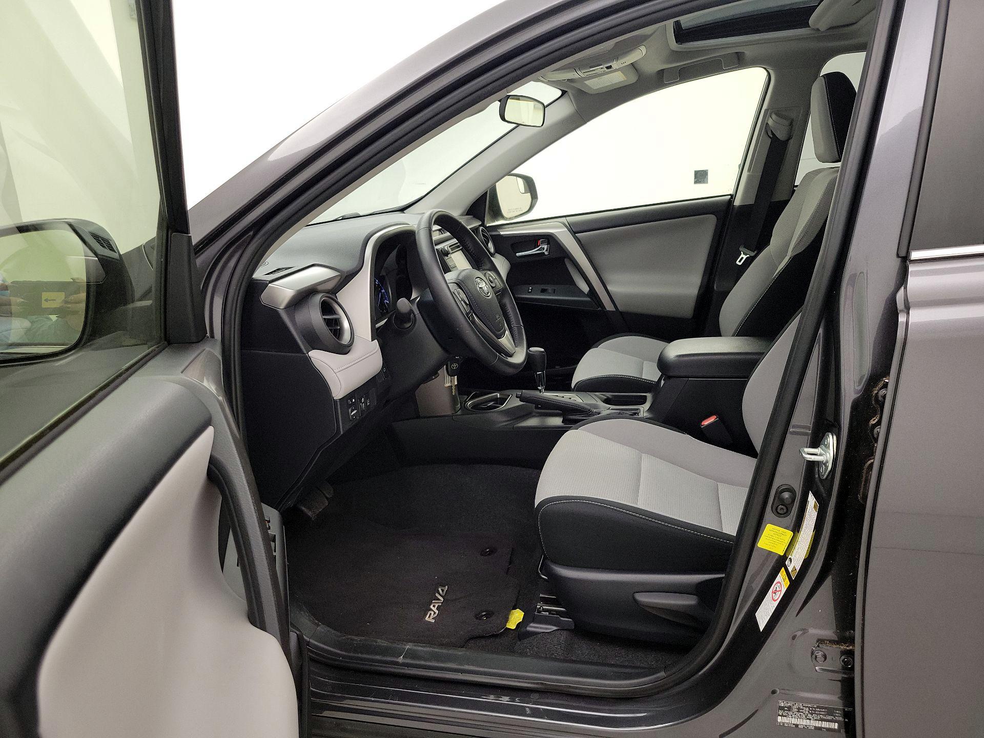 Thumbnail: 2017 Toyota RAV4 - 11