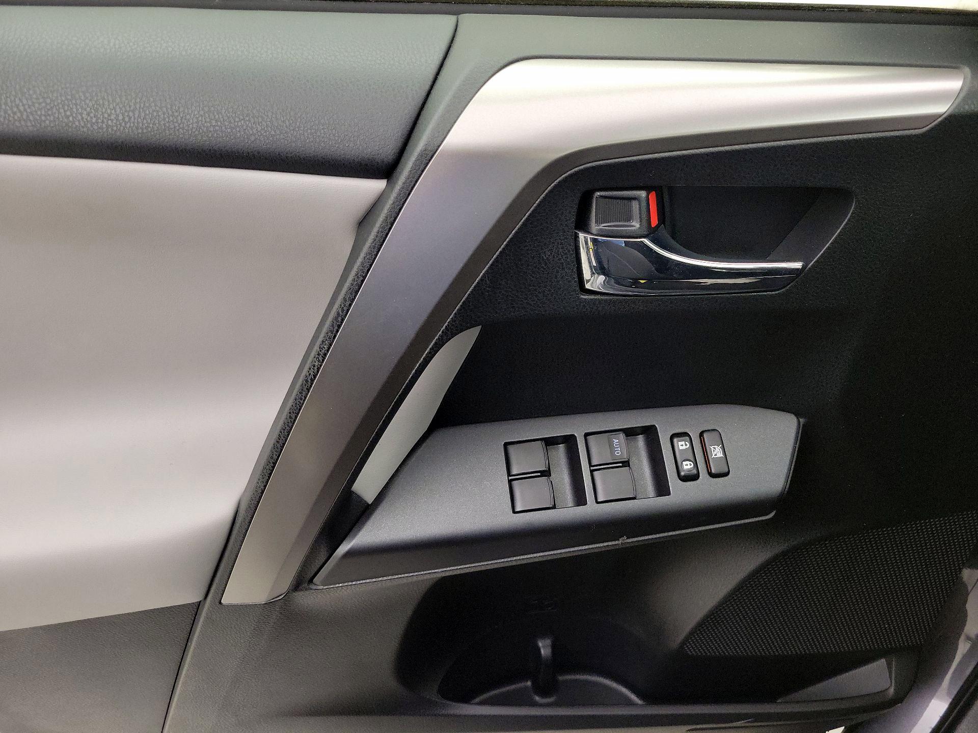 Thumbnail: 2017 Toyota RAV4 - 12