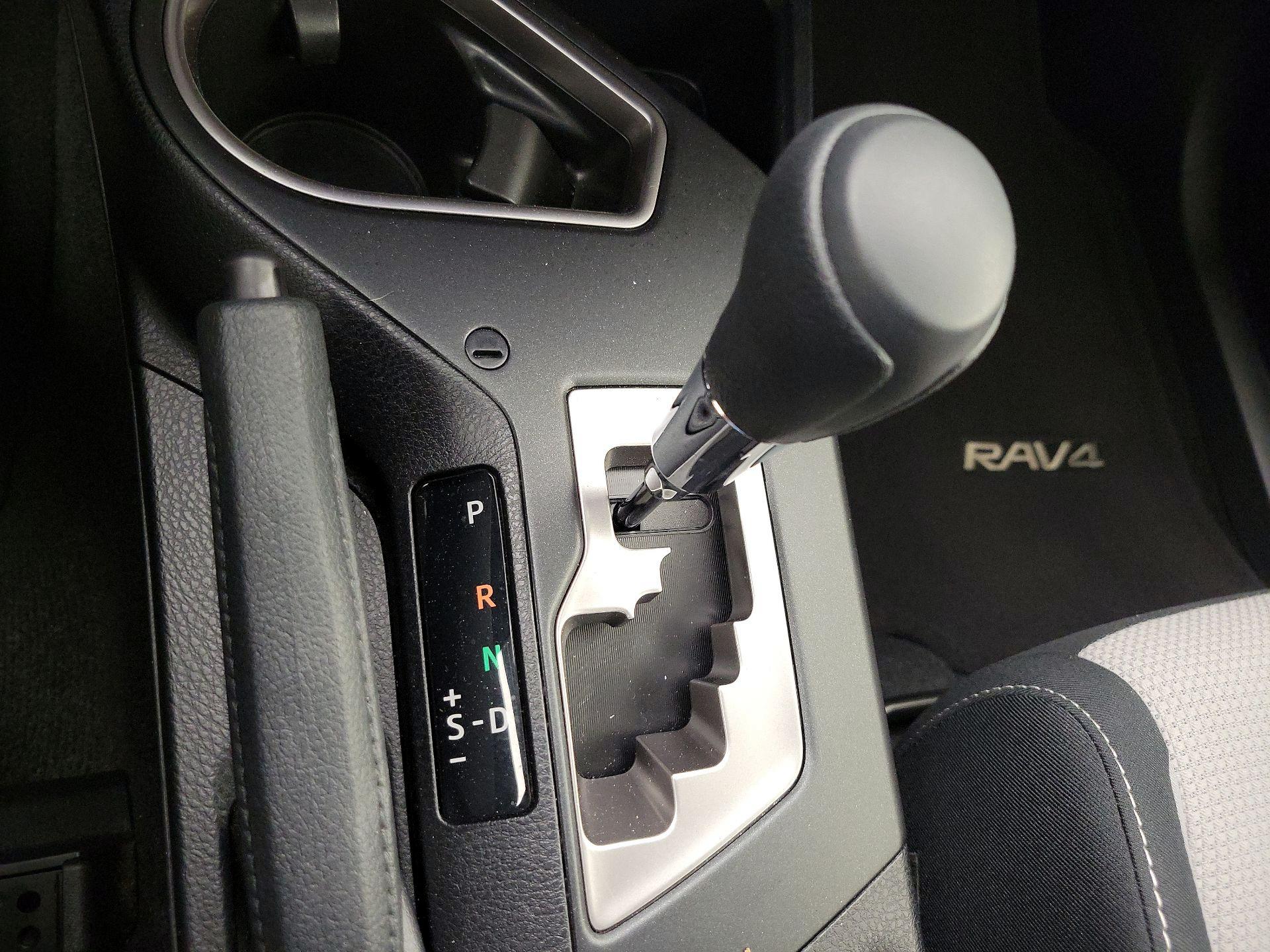 Thumbnail: 2017 Toyota RAV4 - 17