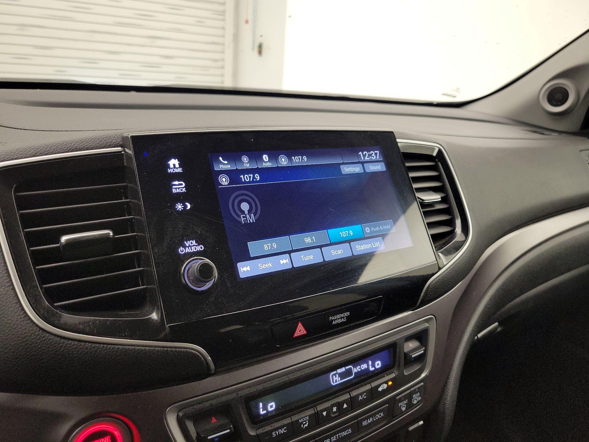 Thumbnail: 2019 Honda Pilot - 15