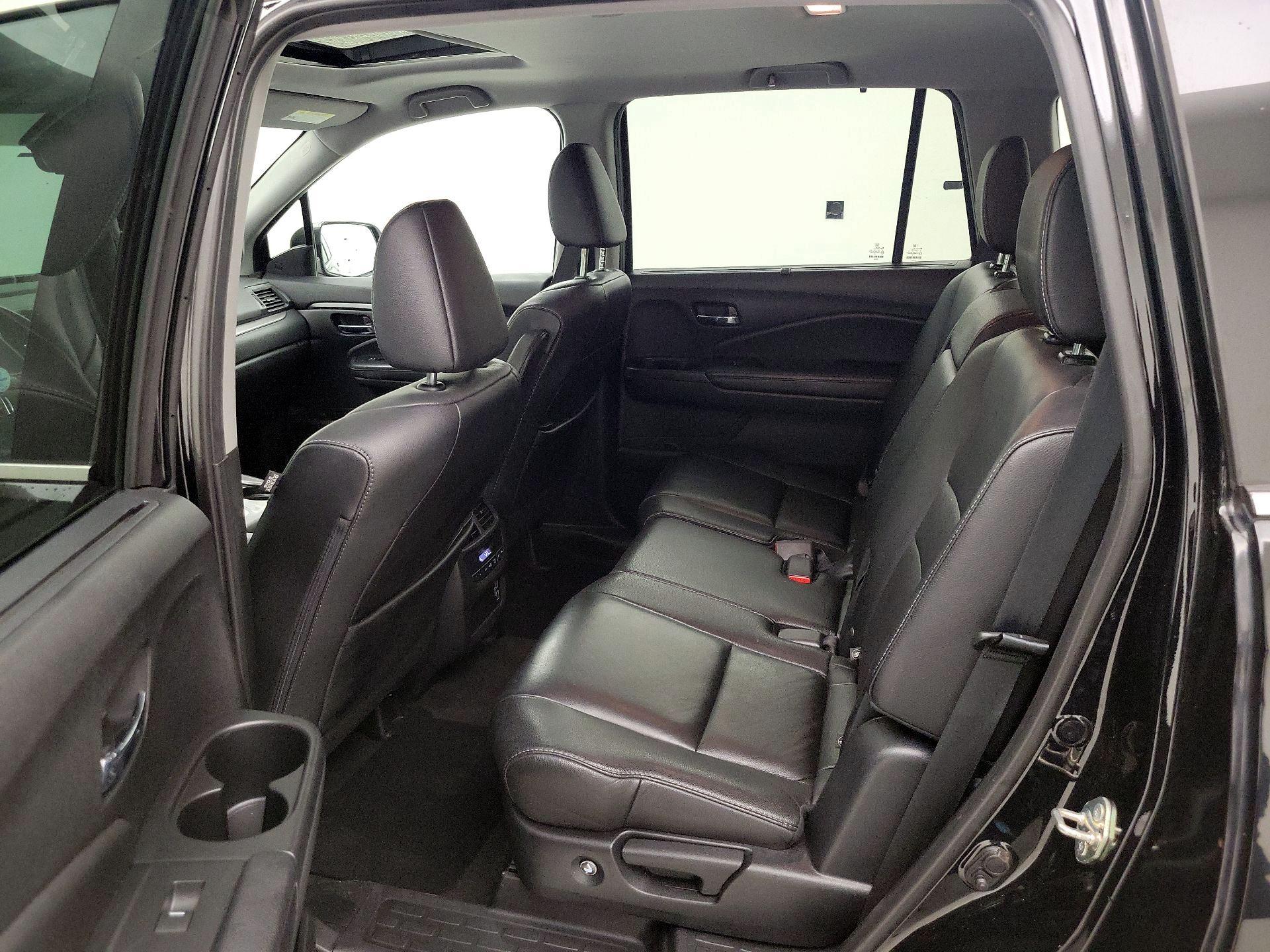 Thumbnail: 2019 Honda Pilot - 20