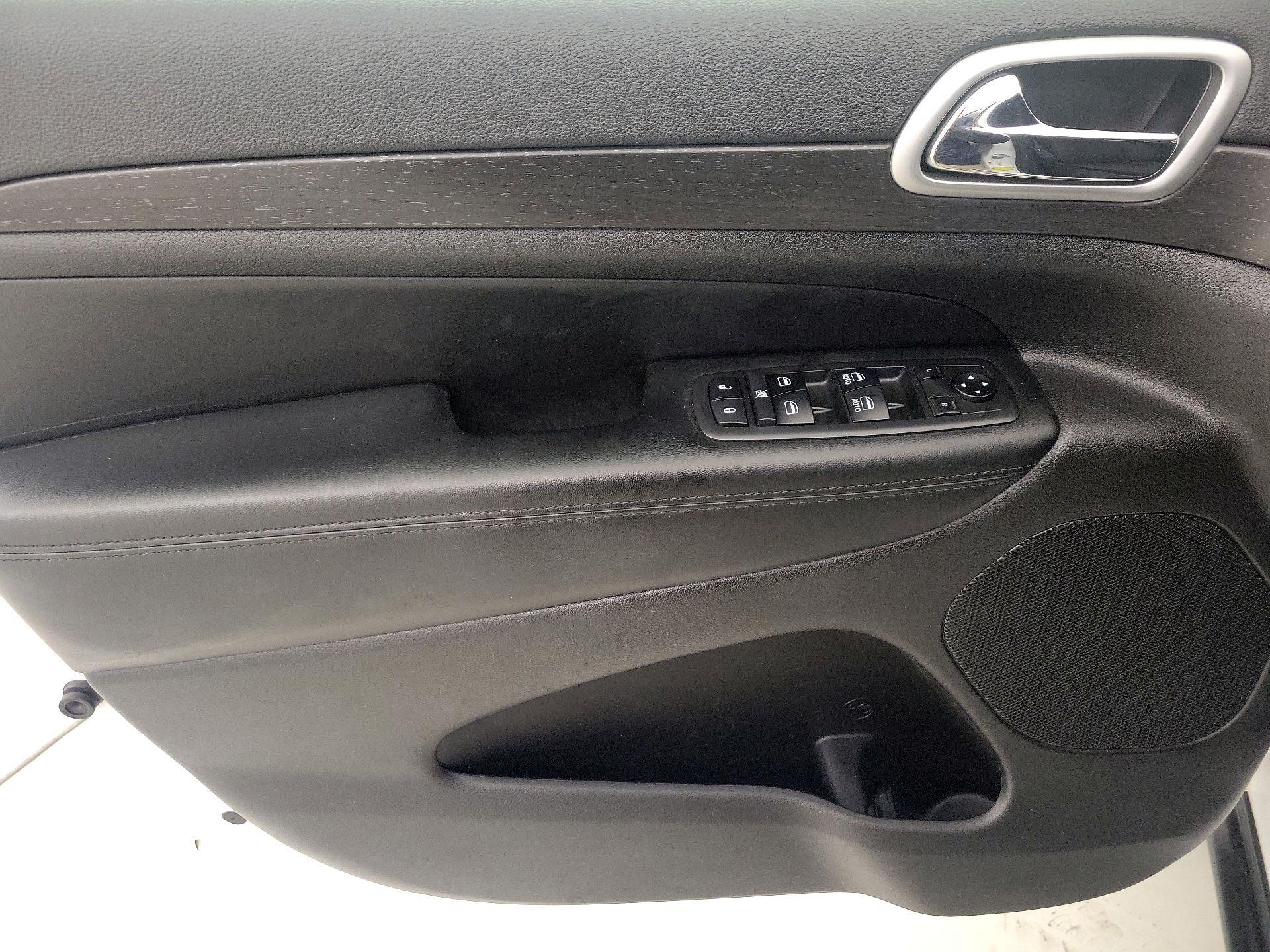 Thumbnail: 2018 Jeep Grand Cherokee - 12