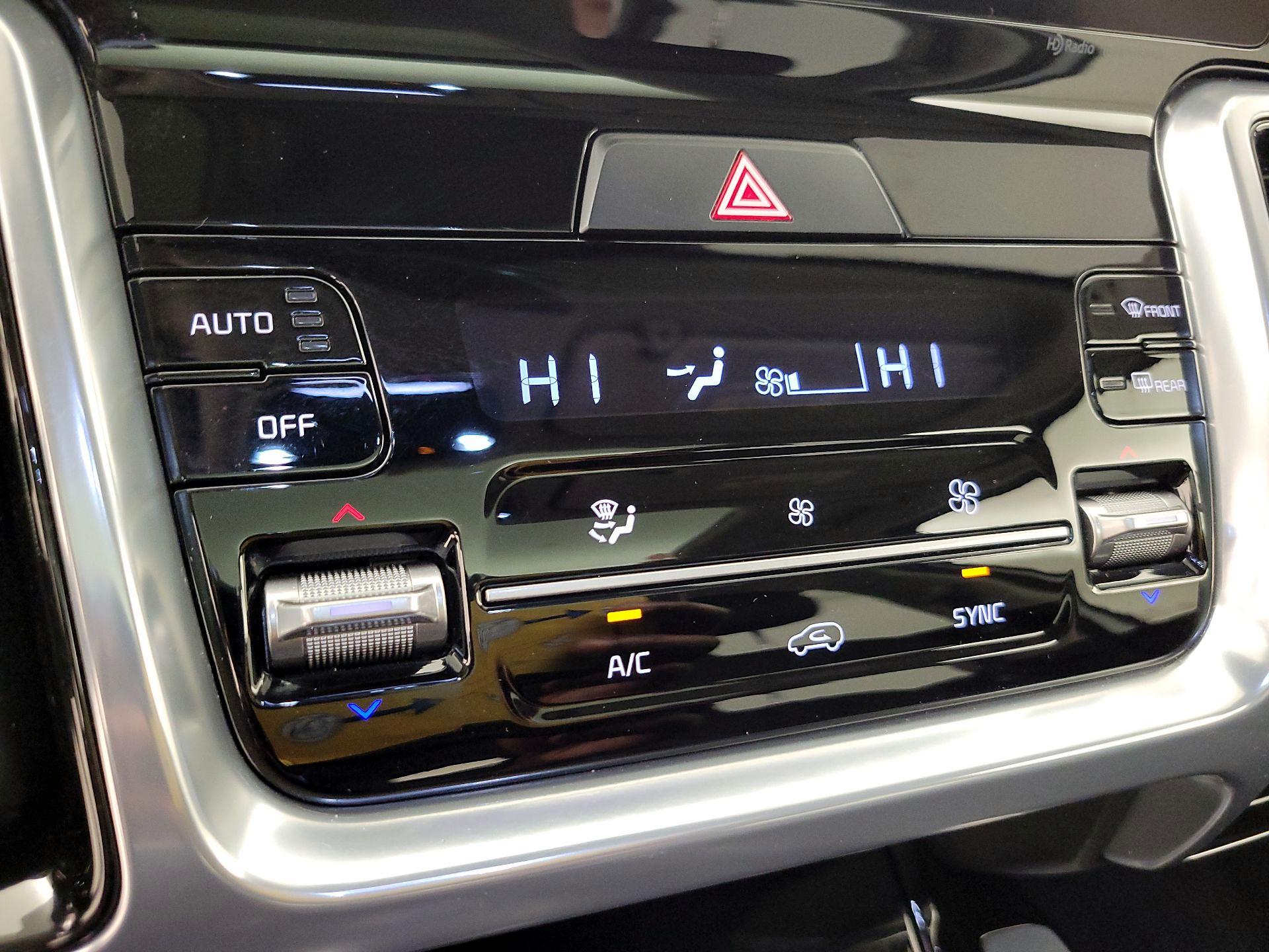 Thumbnail: 2023 Kia Sorento - 17