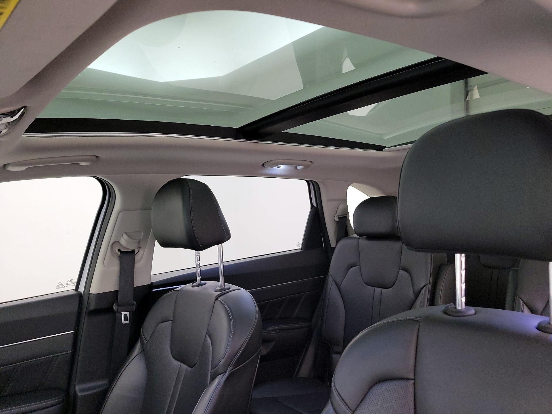 Thumbnail: 2023 Kia Sorento - 20