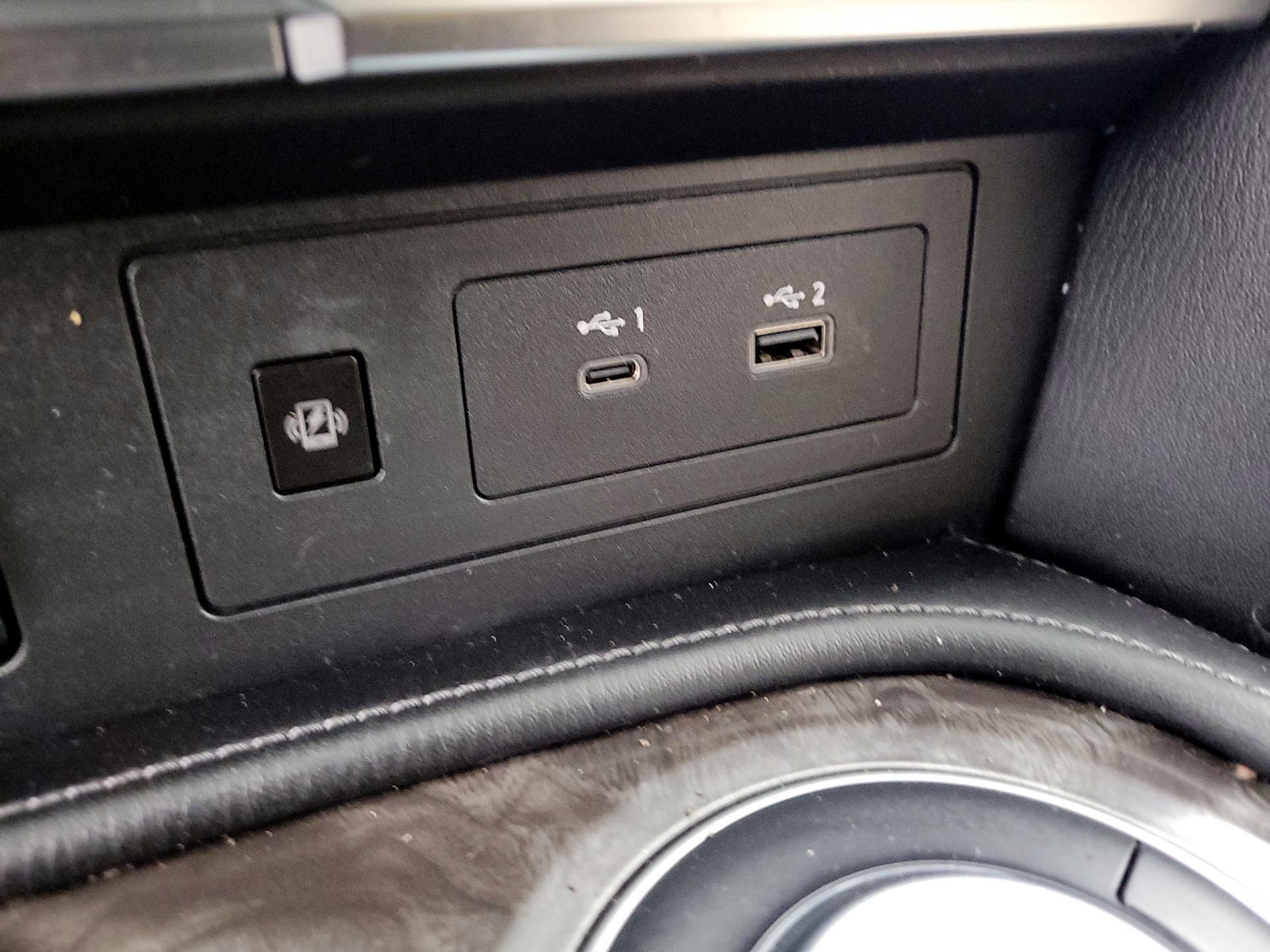 Thumbnail: 2021 Nissan Armada - 17