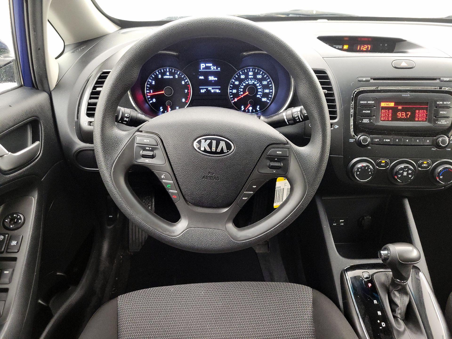 Thumbnail: 2017 Kia Forte - 10