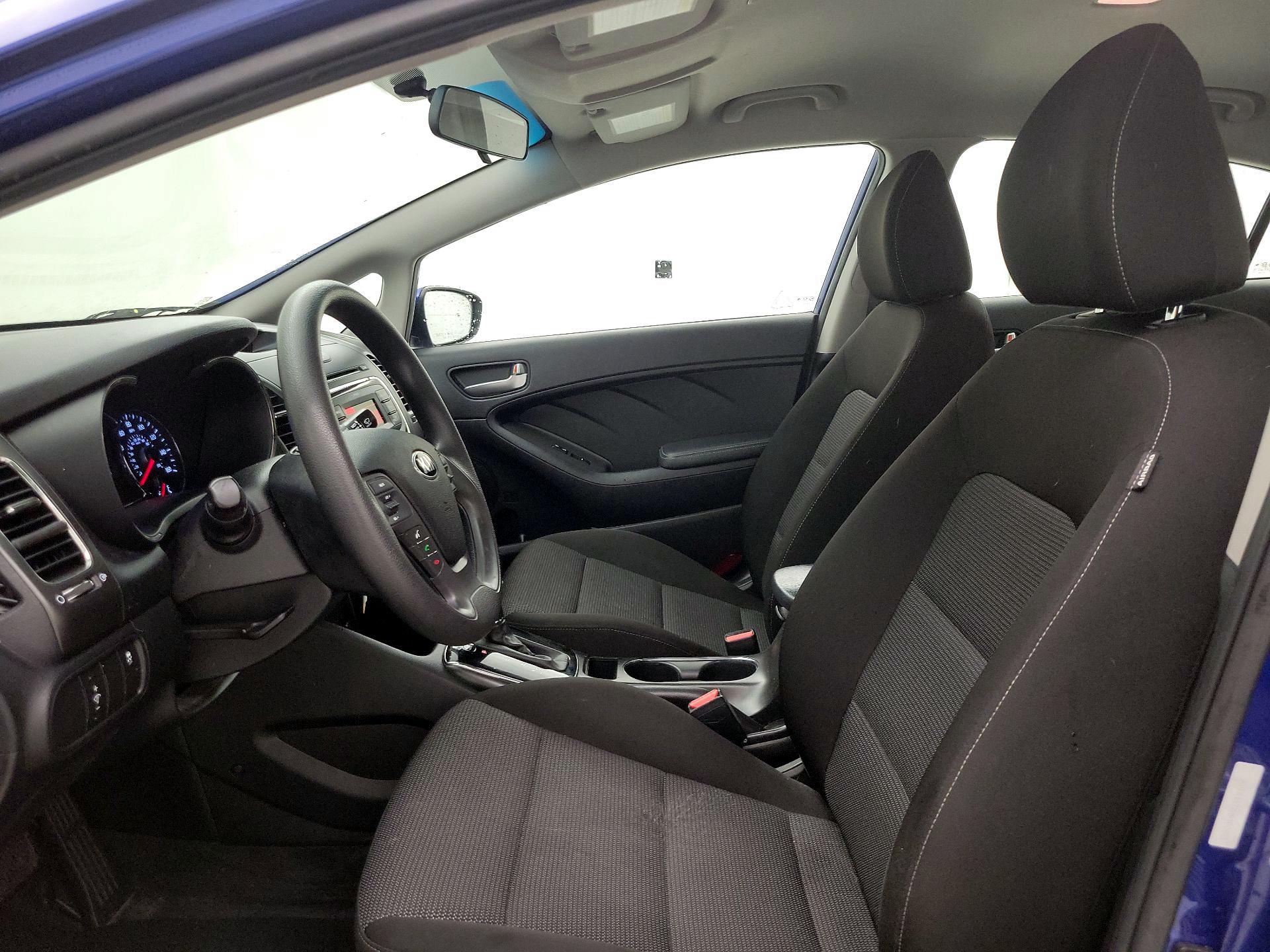 Thumbnail: 2017 Kia Forte - 11