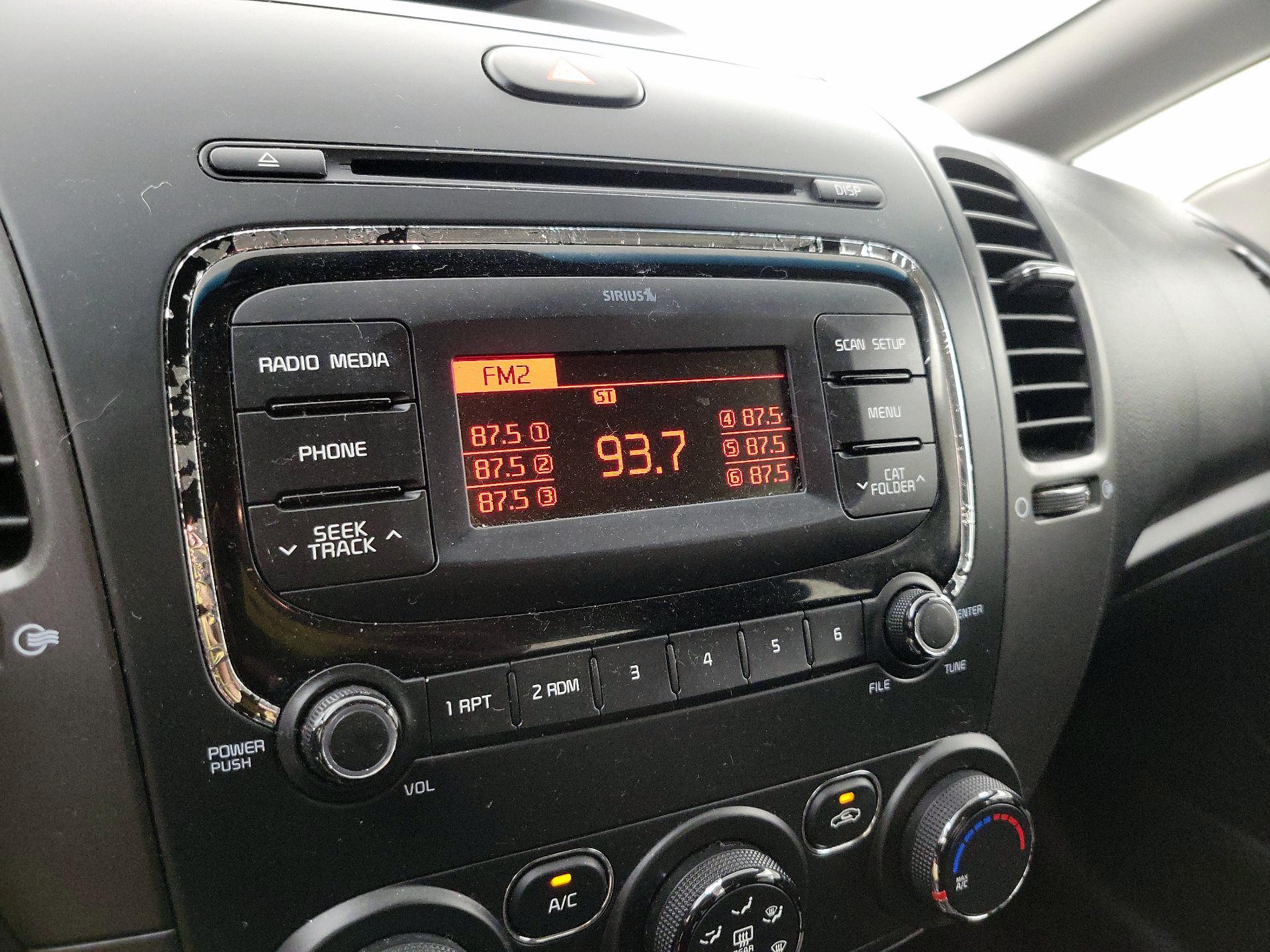 Thumbnail: 2017 Kia Forte - 14