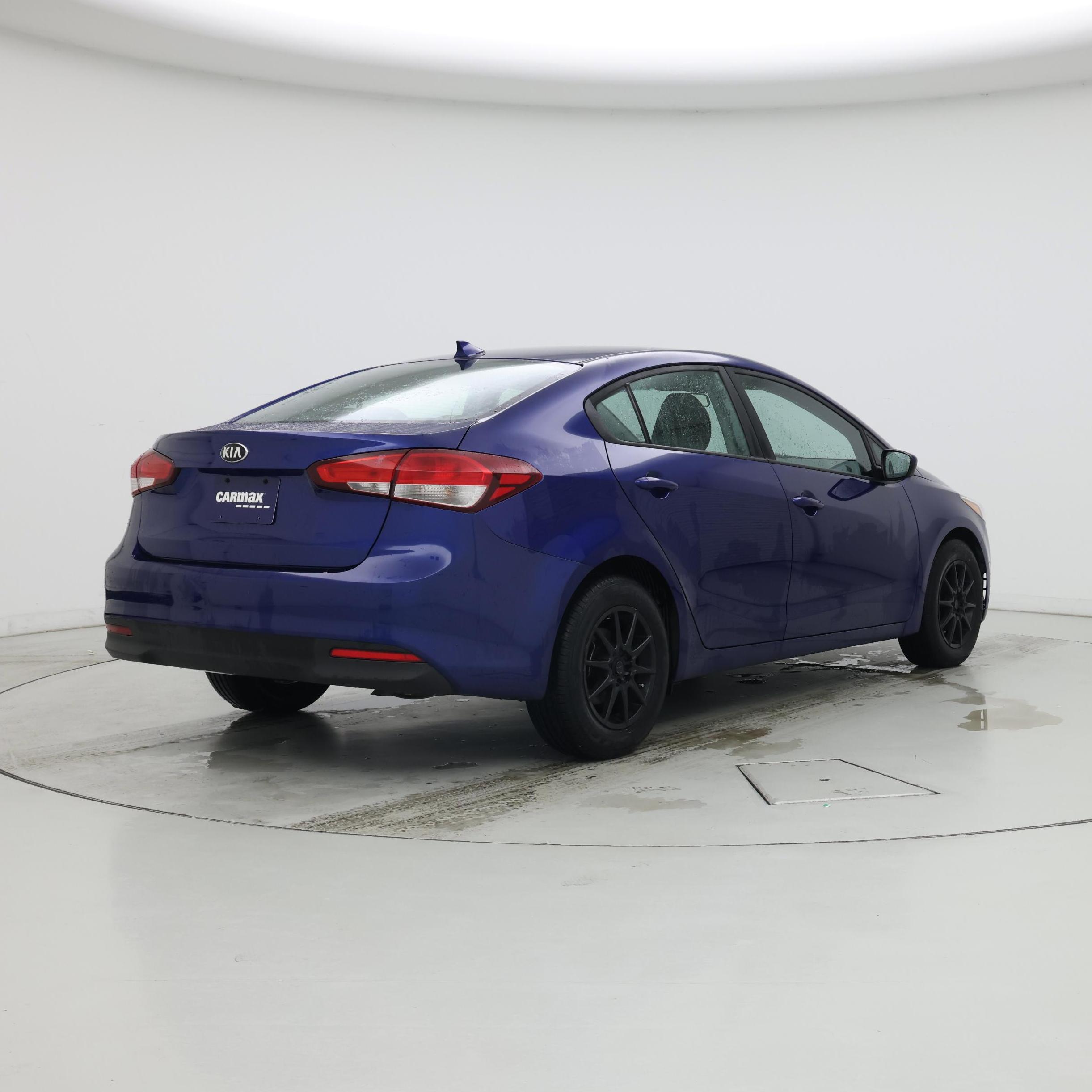 Thumbnail: 2017 Kia Forte - 8