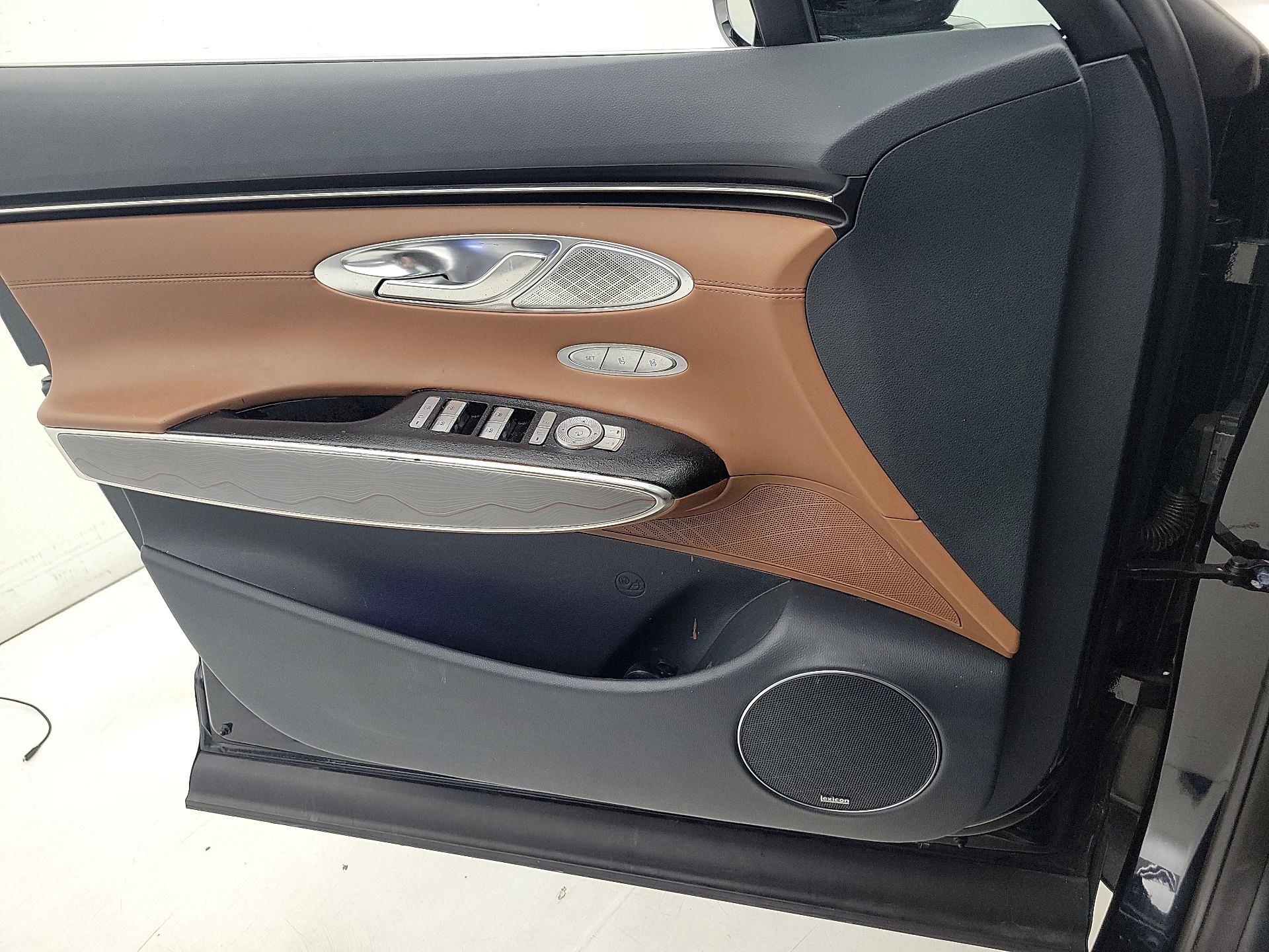 Thumbnail: 2022 Genesis GV70 - 12