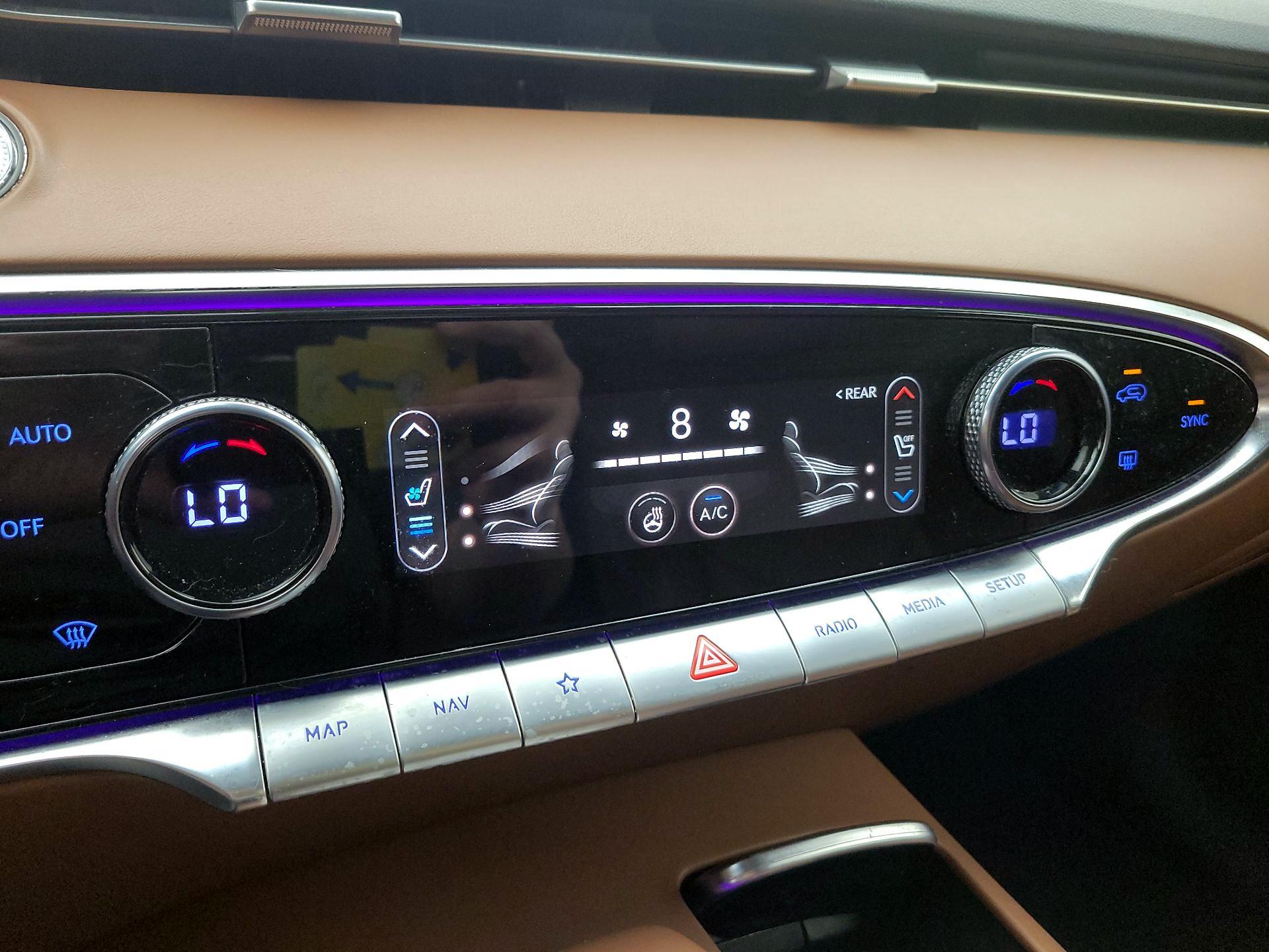 Thumbnail: 2022 Genesis GV70 - 17