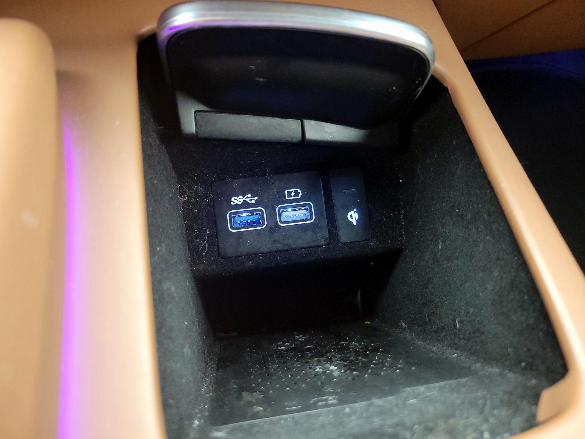 Thumbnail: 2022 Genesis GV70 - 19