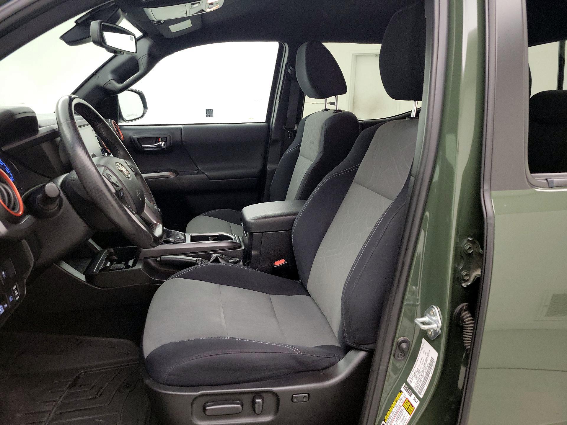 Thumbnail: 2021 Toyota Tacoma - 11