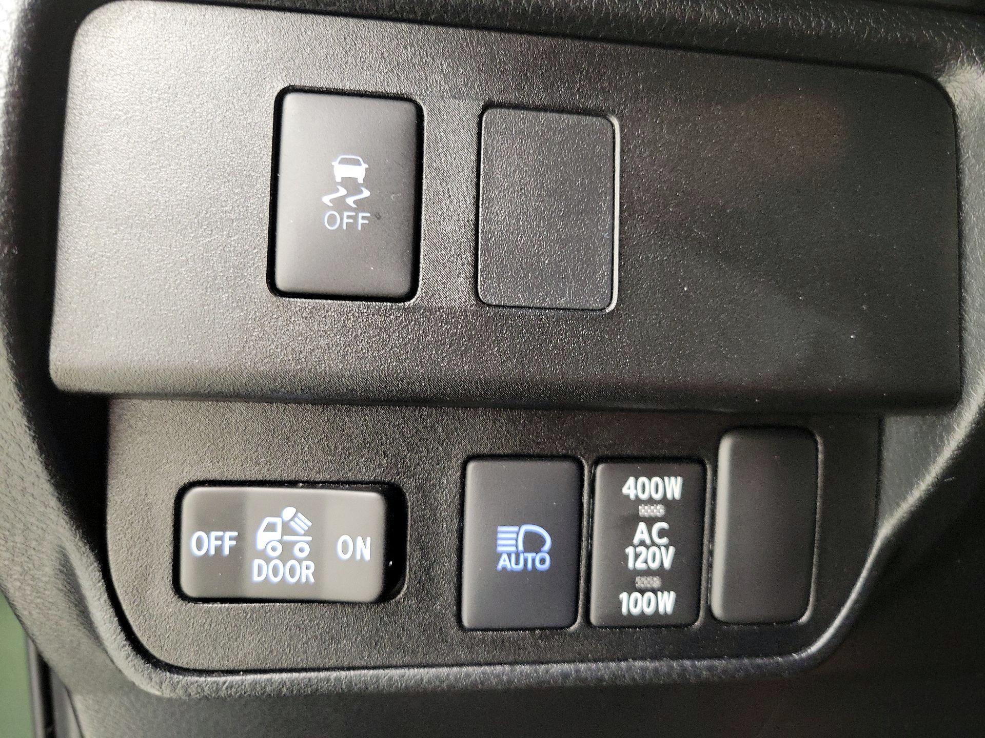 Thumbnail: 2021 Toyota Tacoma - 13