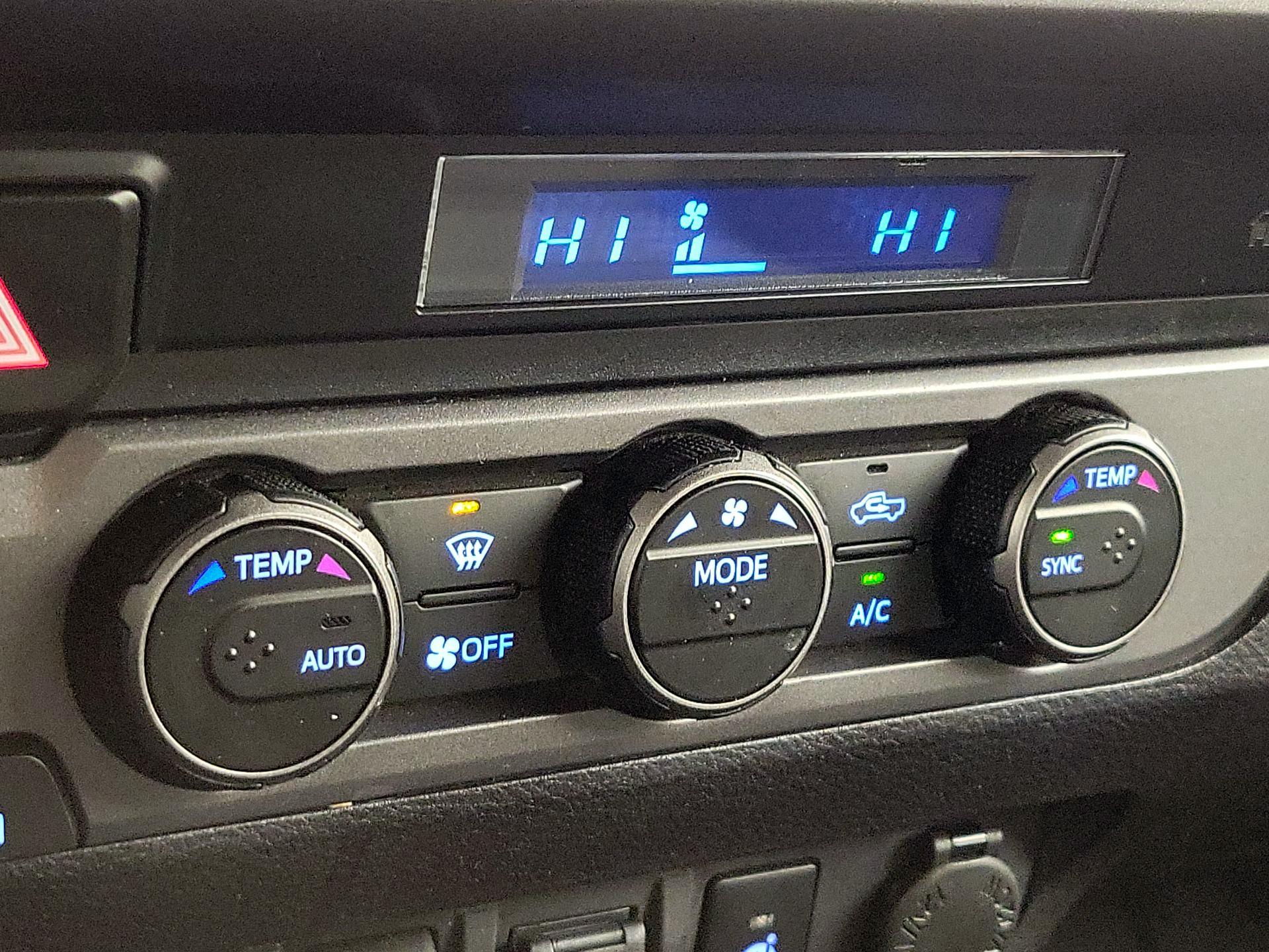 Thumbnail: 2021 Toyota Tacoma - 16