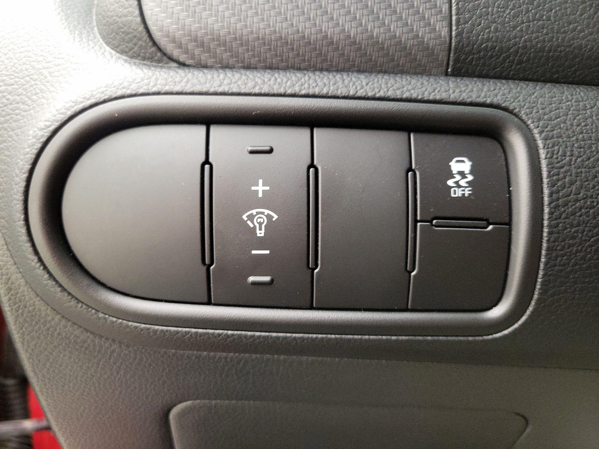 Thumbnail: 2017 Kia Forte - 13