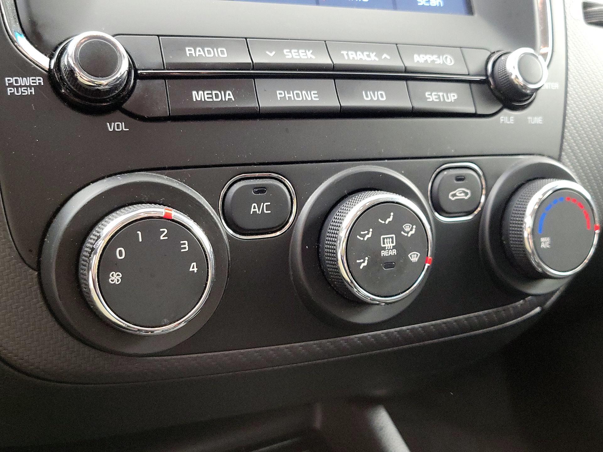 Thumbnail: 2017 Kia Forte - 16