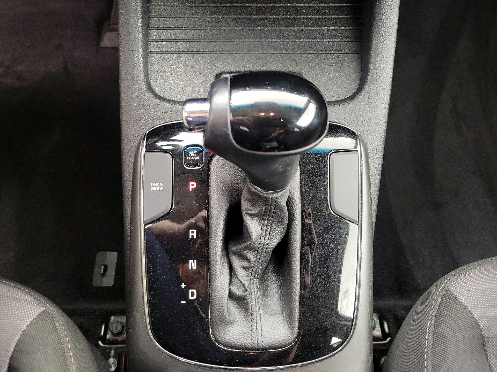 Thumbnail: 2017 Kia Forte - 17