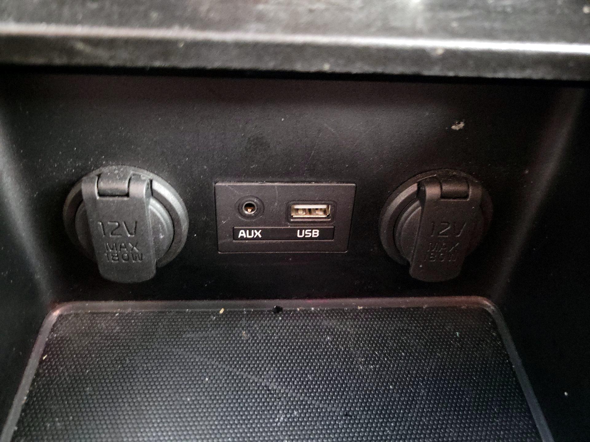 Thumbnail: 2017 Kia Forte - 18