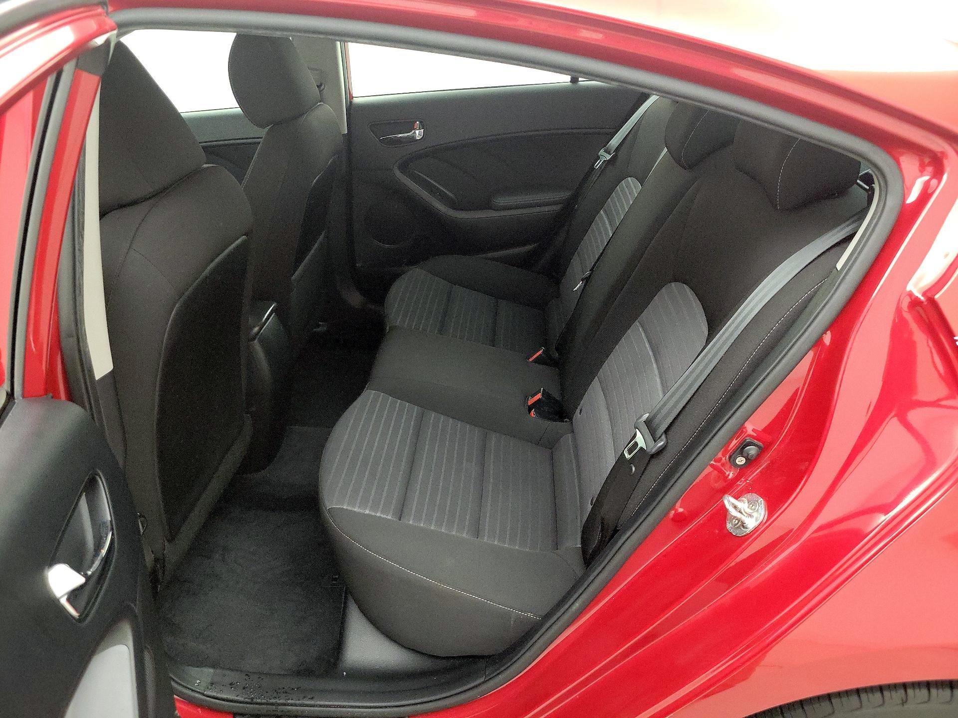 Thumbnail: 2017 Kia Forte - 19