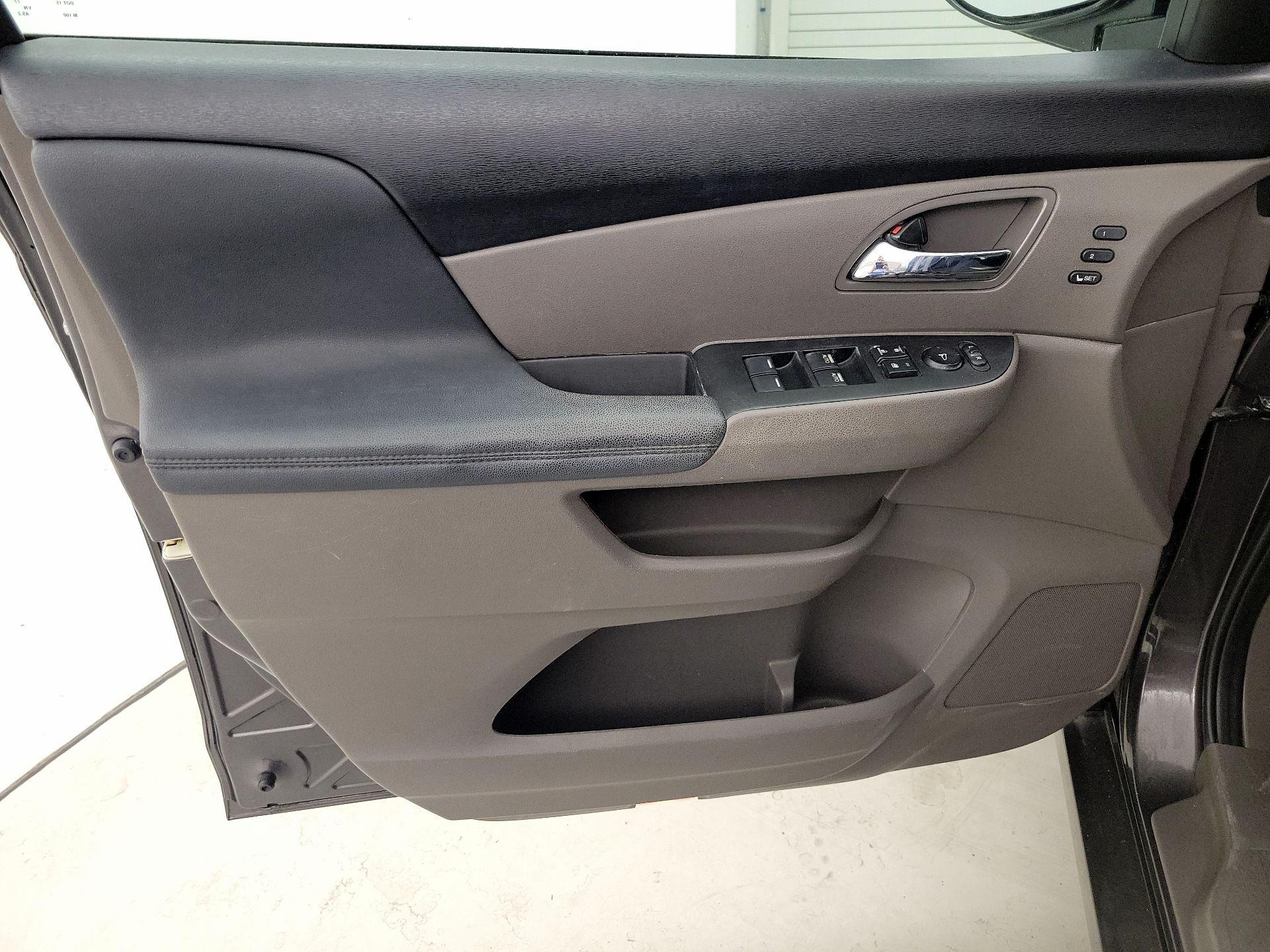 Thumbnail: 2015 Honda Odyssey - 12