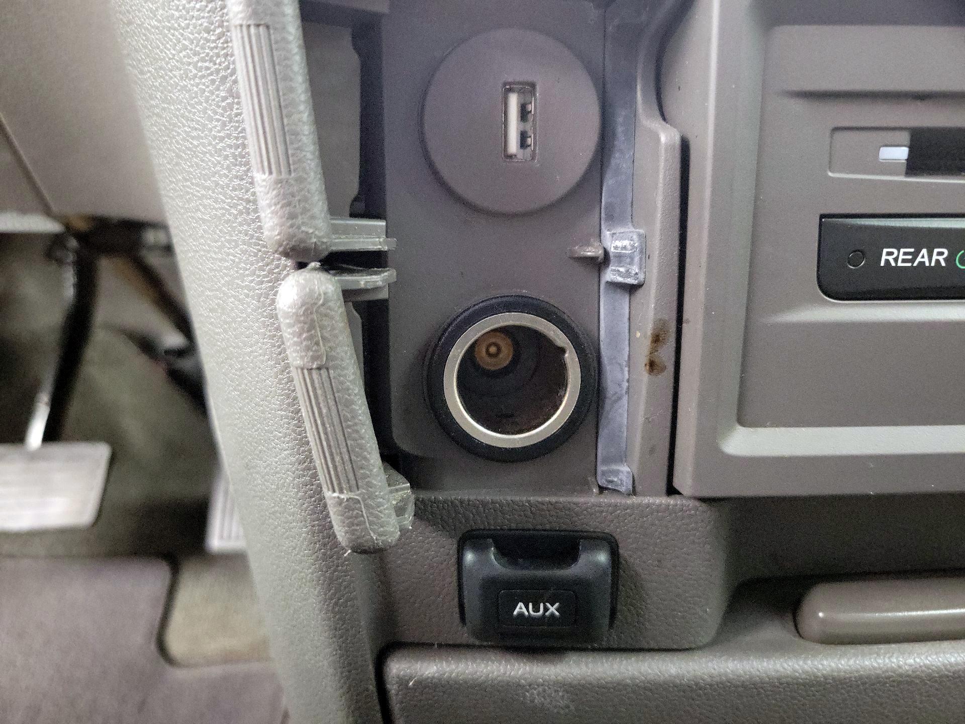 Thumbnail: 2015 Honda Odyssey - 19