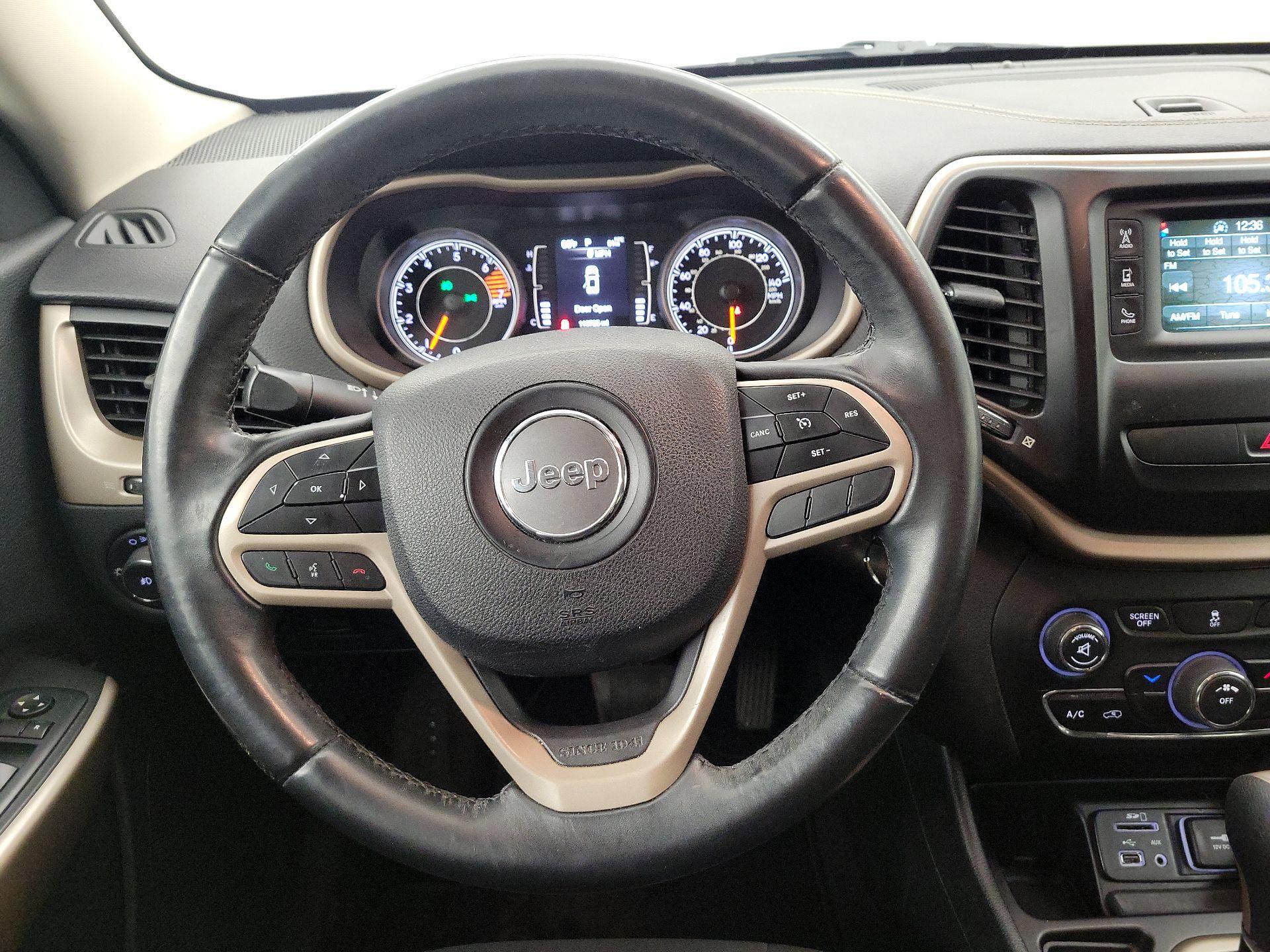 Thumbnail: 2017 Jeep Cherokee - 10