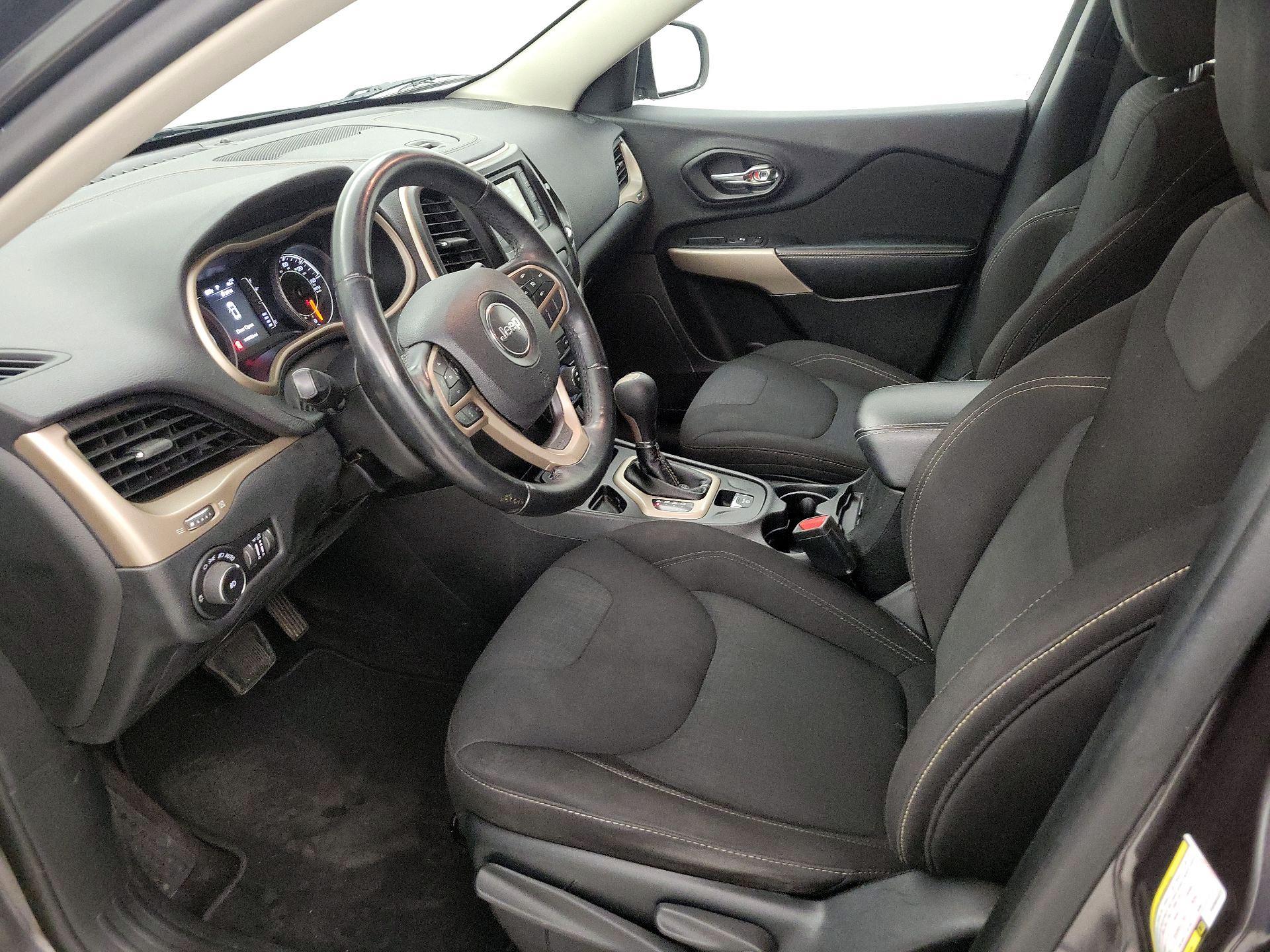 Thumbnail: 2017 Jeep Cherokee - 11